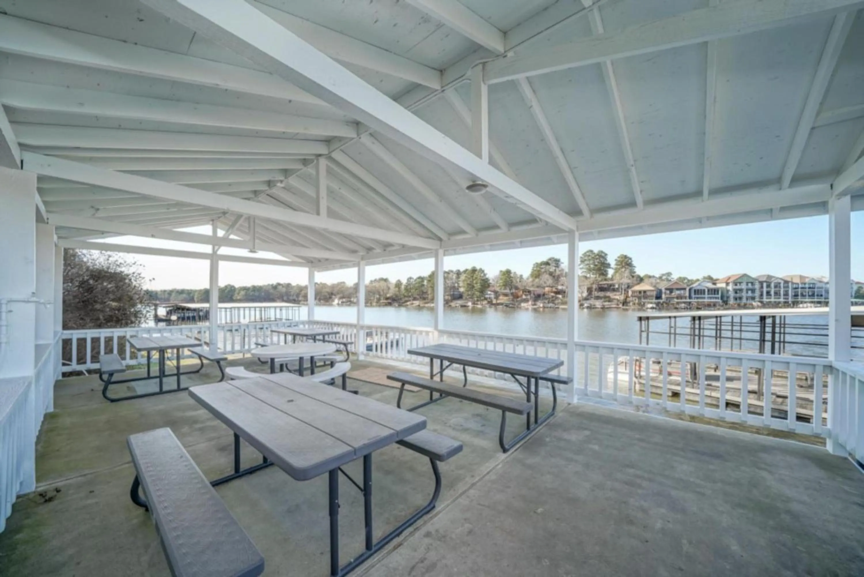 Area and facilities in The Hamilton - Lakefront & Studio Suites, Hot Springs