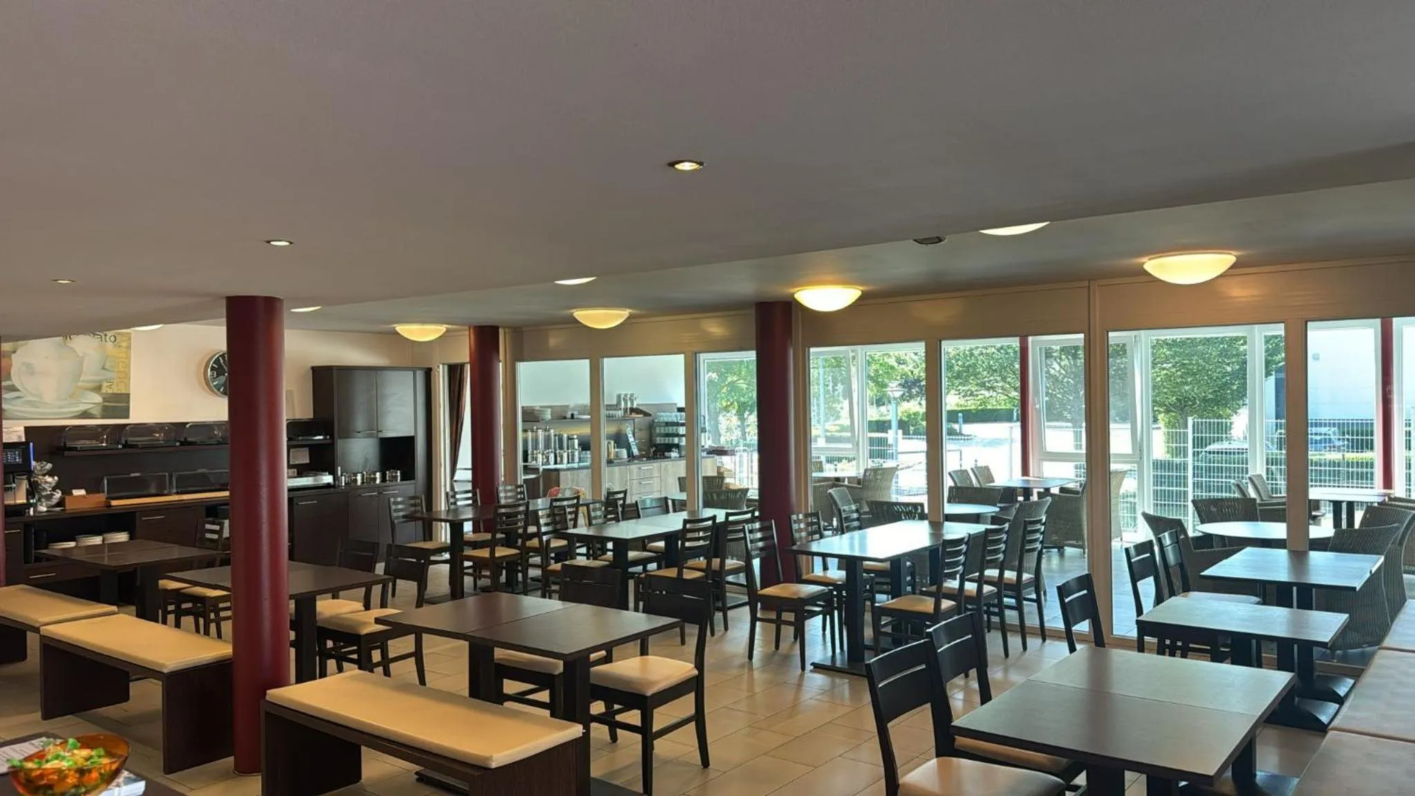 Restaurant/places to eat in iQ-Hotel