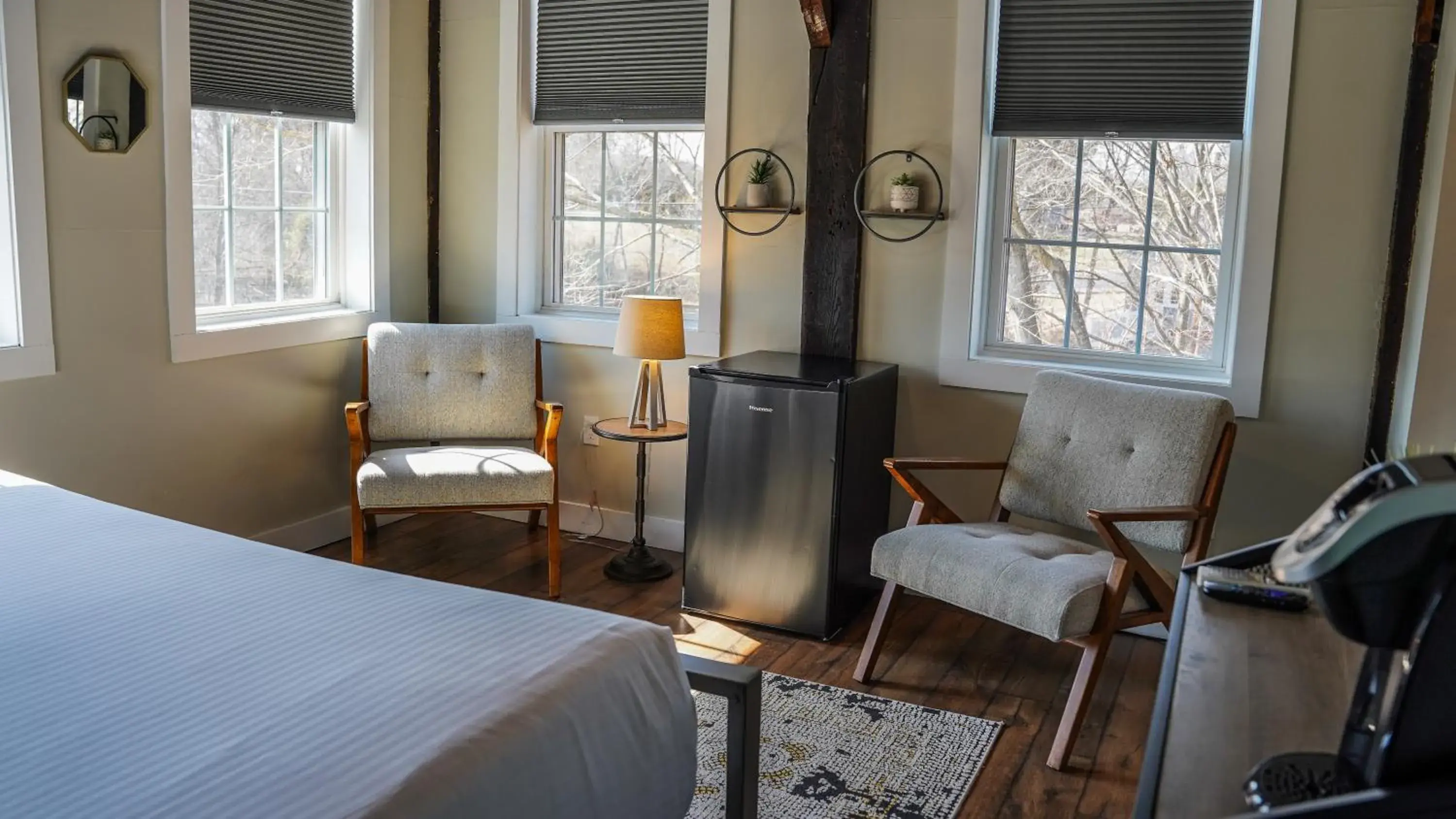 Deluxe King Room in Old Mill Inn Deluxe King Room in Old Mill Inn