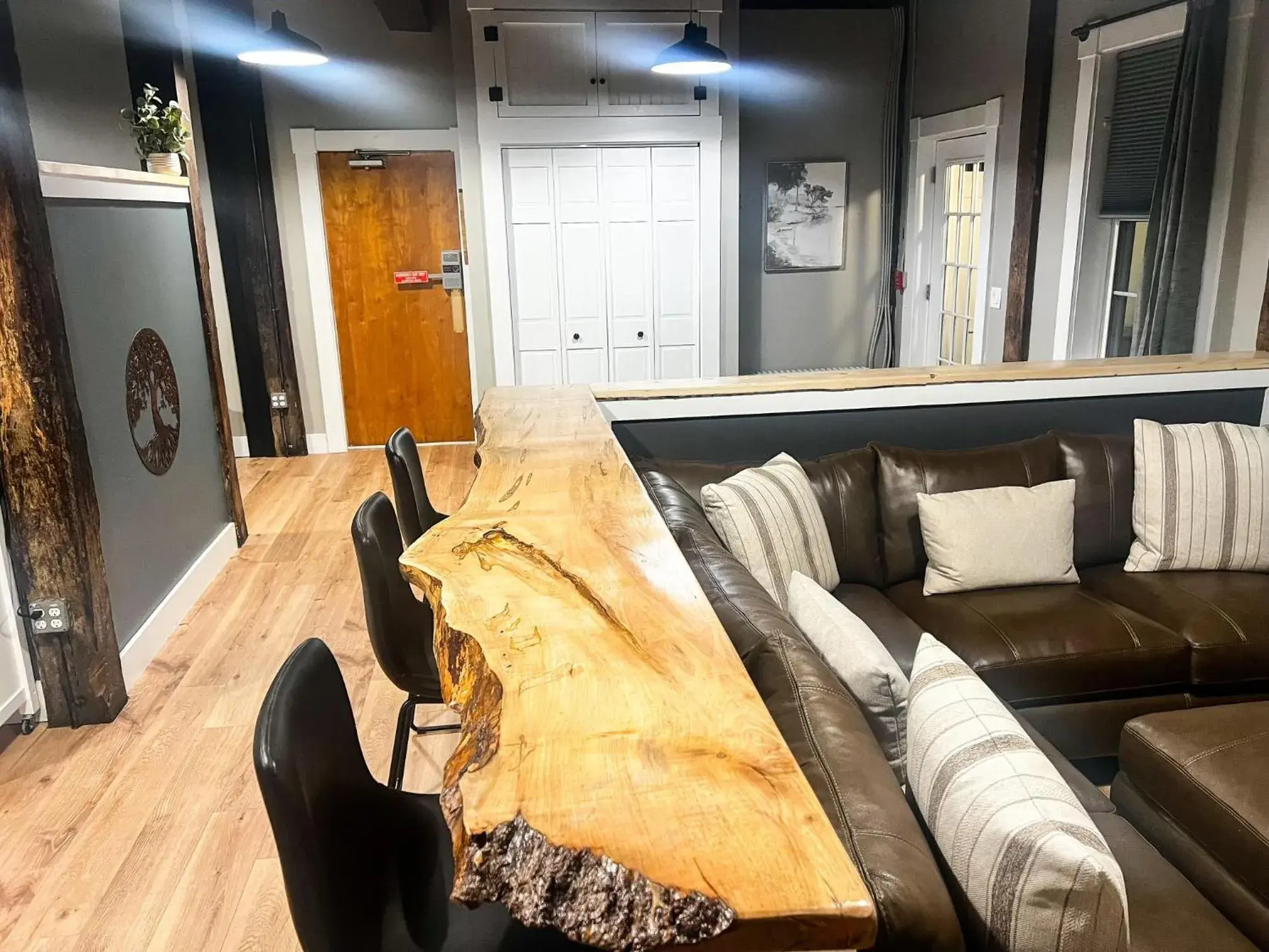 Old Mill Inn Old Mill Inn