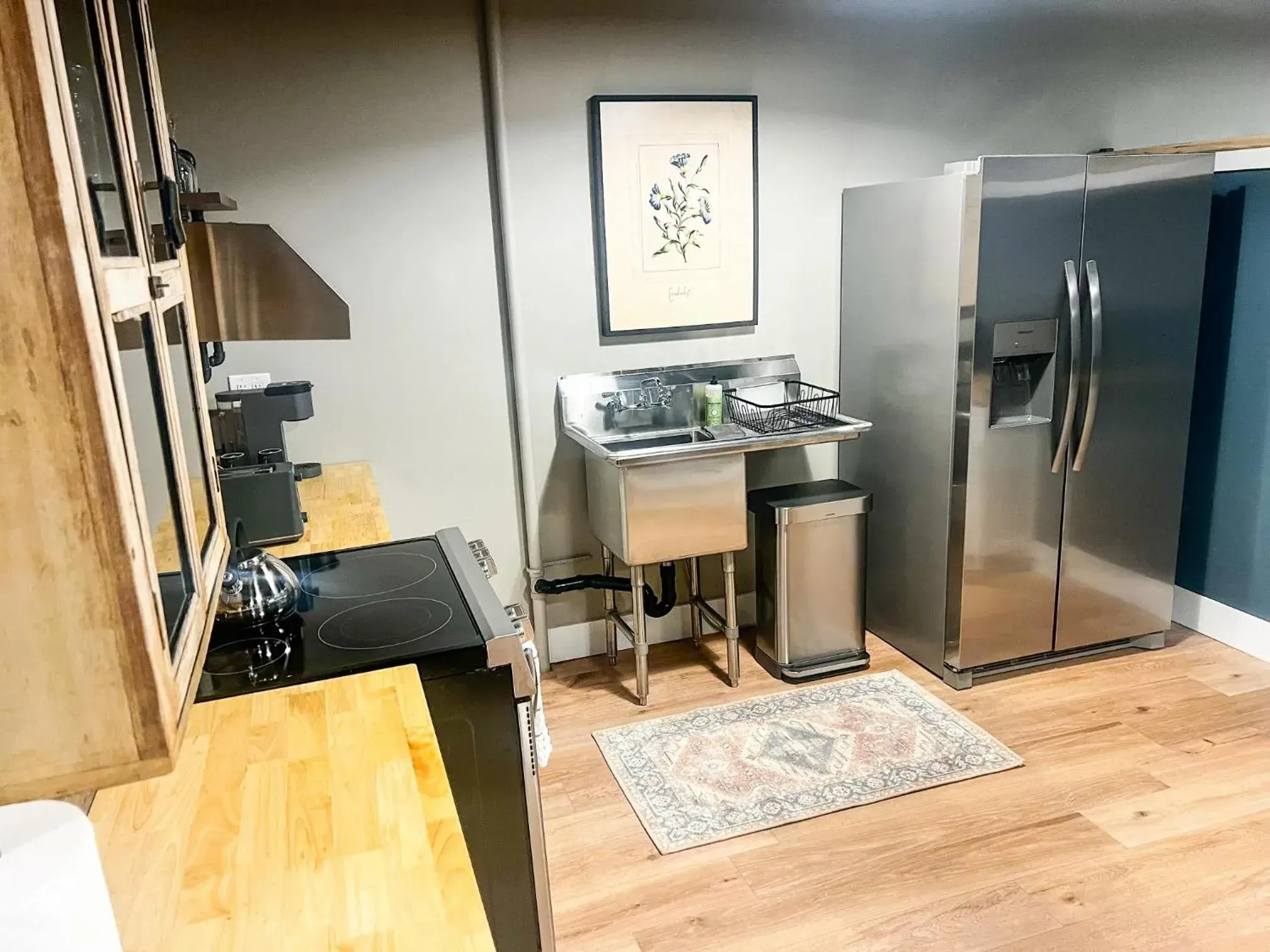 Queen Suite in Old Mill Inn Queen Suite in Old Mill Inn