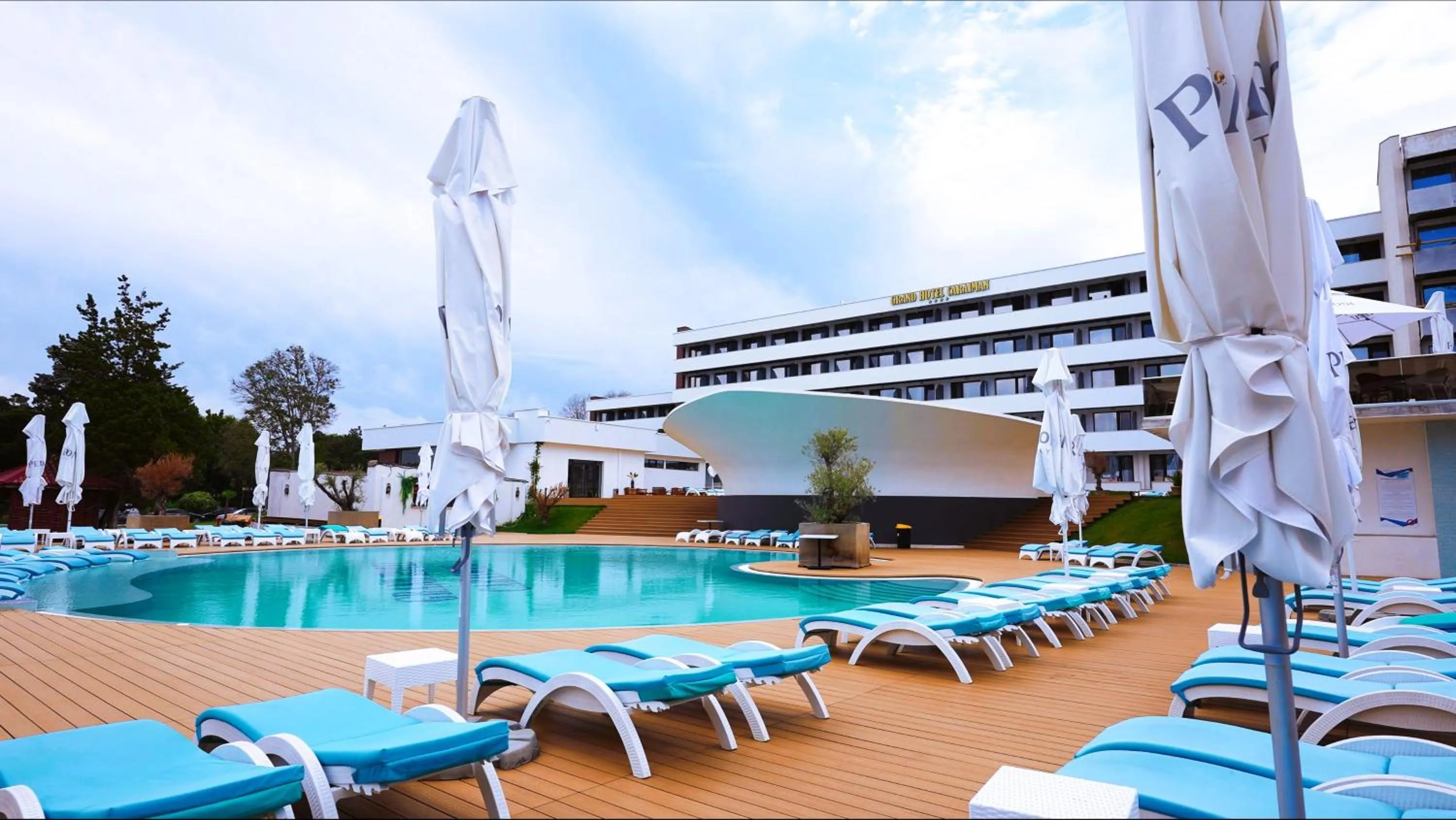 Swimming pool in Grand Hotel Caraiman