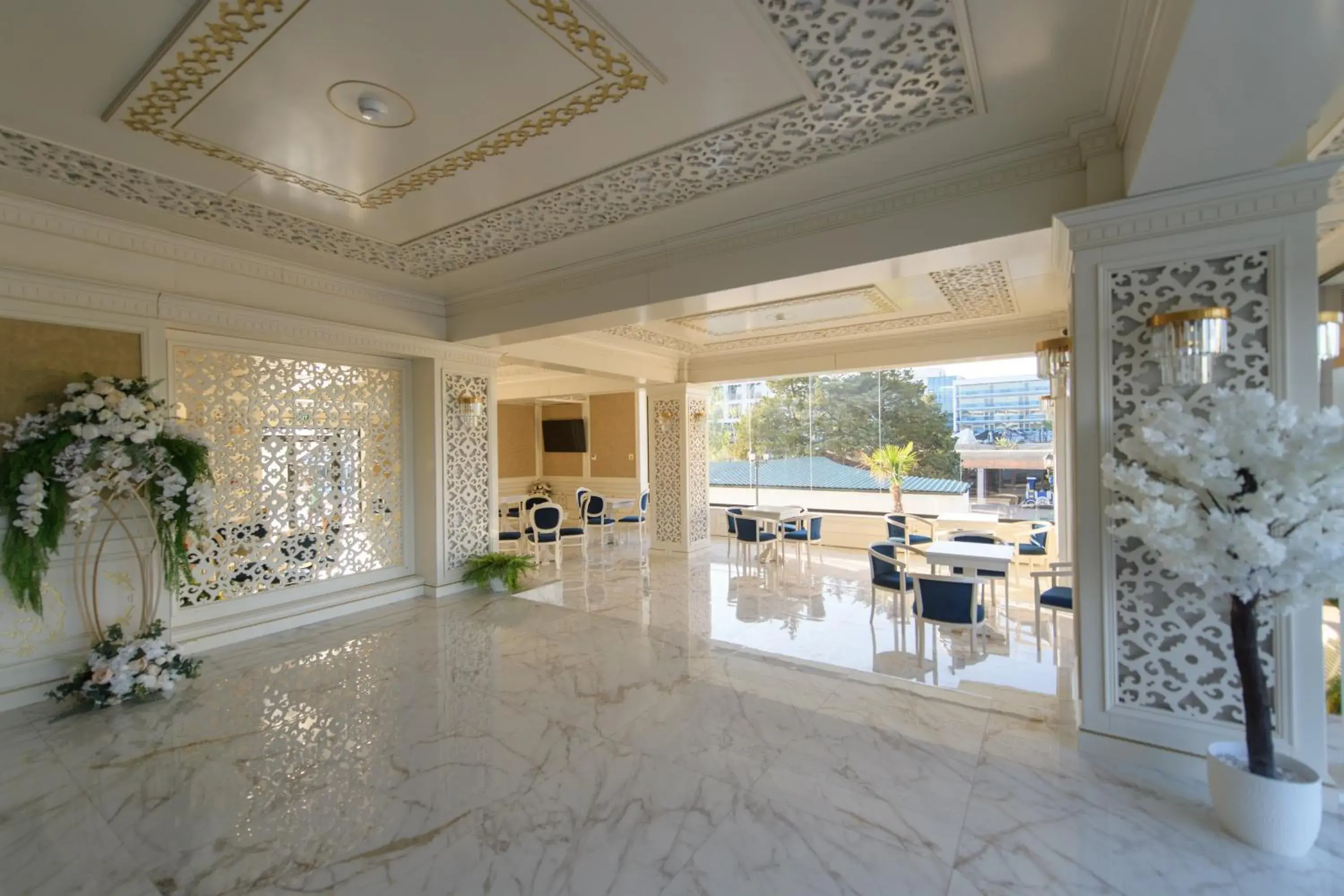 Lounge or bar in Grand Hotel Caraiman Lounge or bar in Grand Hotel Caraiman