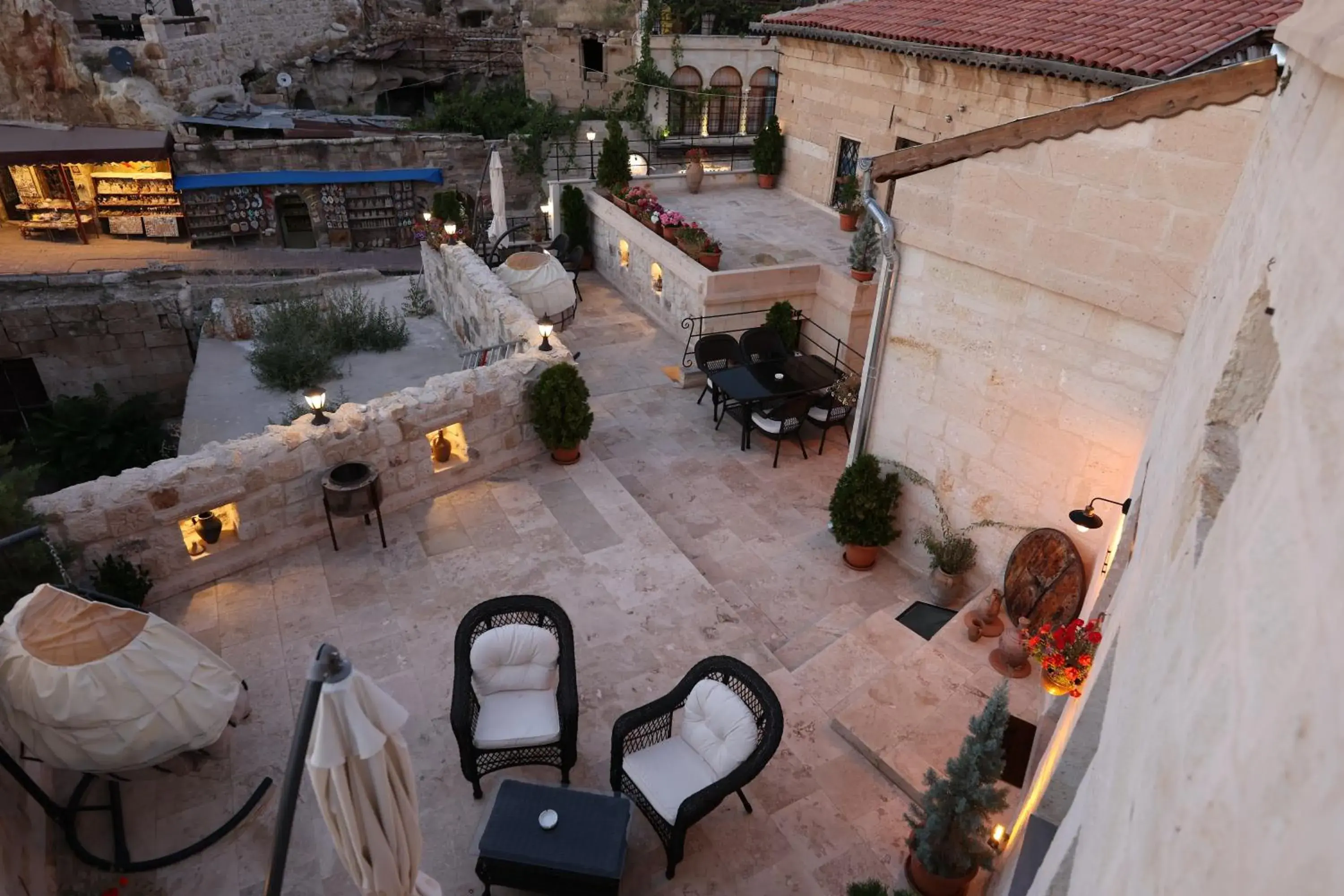 Property building in Shadow Cave House Property building in Shadow Cave House