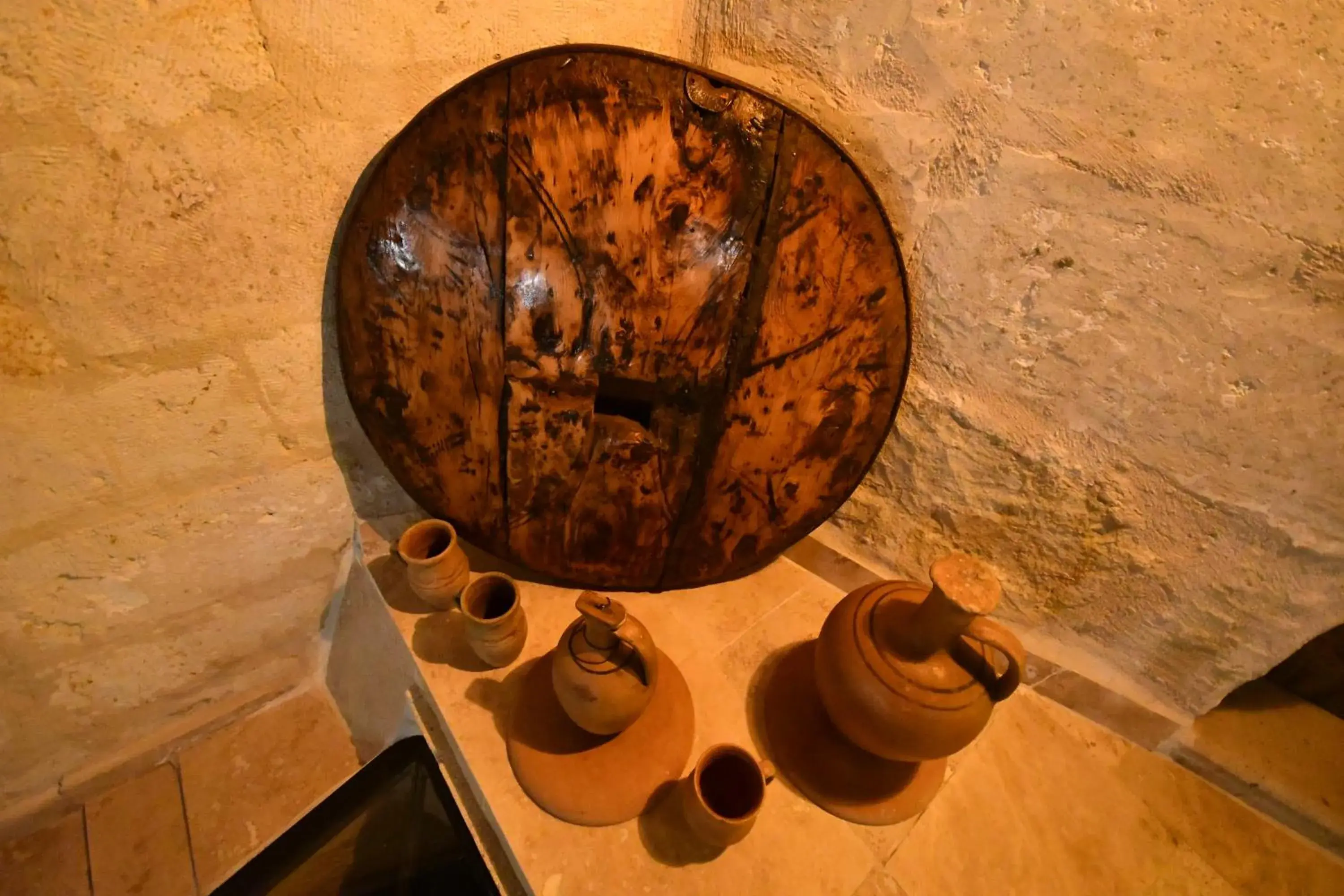 Inner courtyard view in Shadow Cave House Inner courtyard view in Shadow Cave House