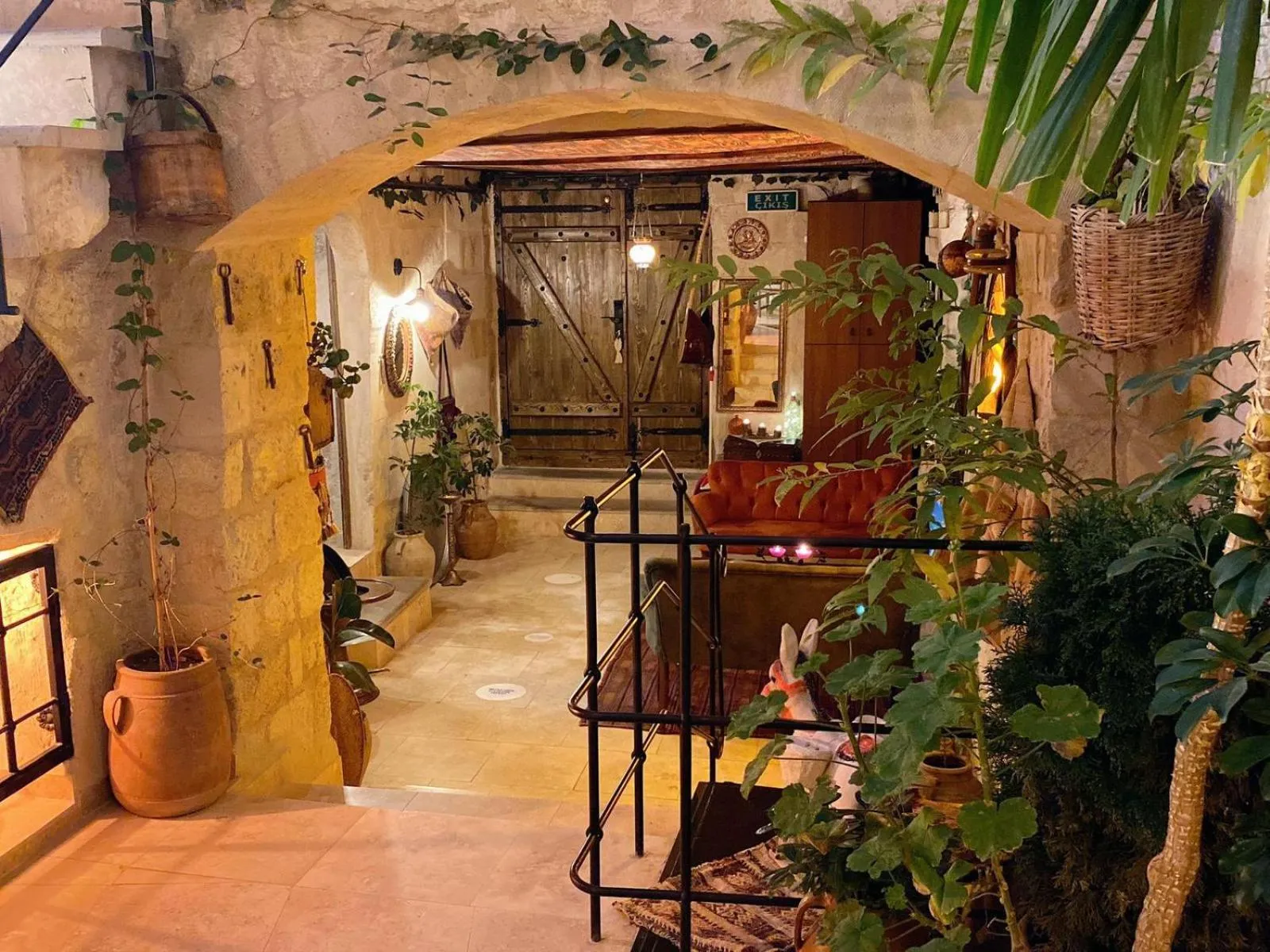 Patio in Shadow Cave House