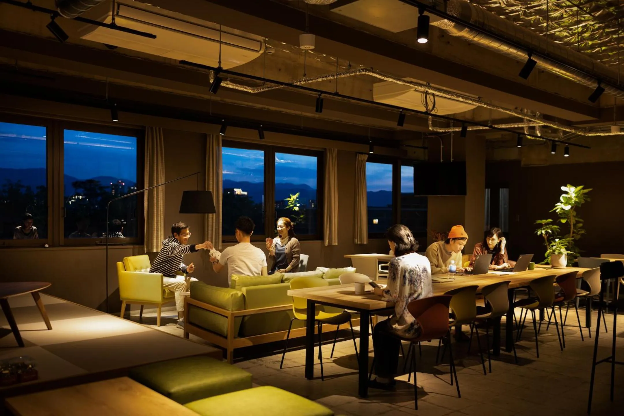 Communal lounge/ TV room in UNPLAN Fukuoka