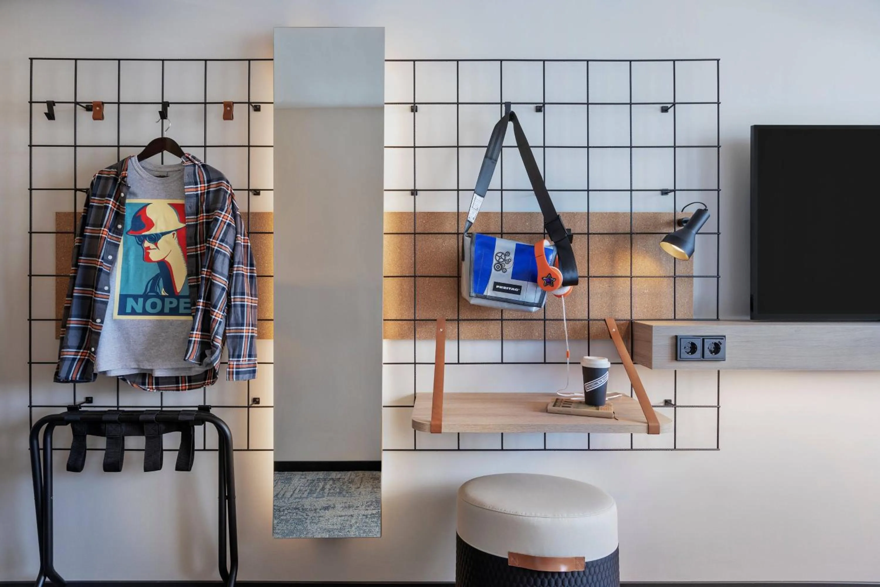 Photo of the whole room in Moxy Hamburg Altona