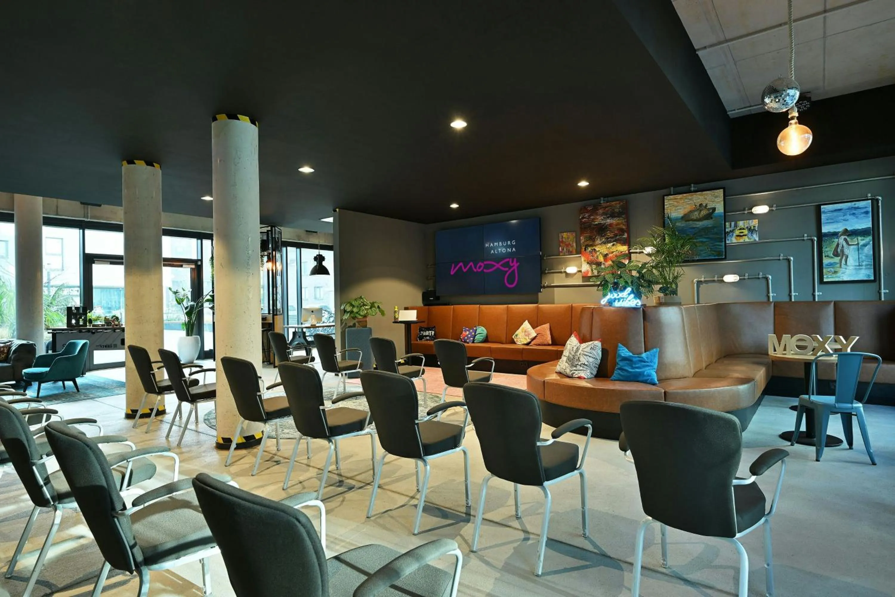 Meeting/conference room in Moxy Hamburg Altona