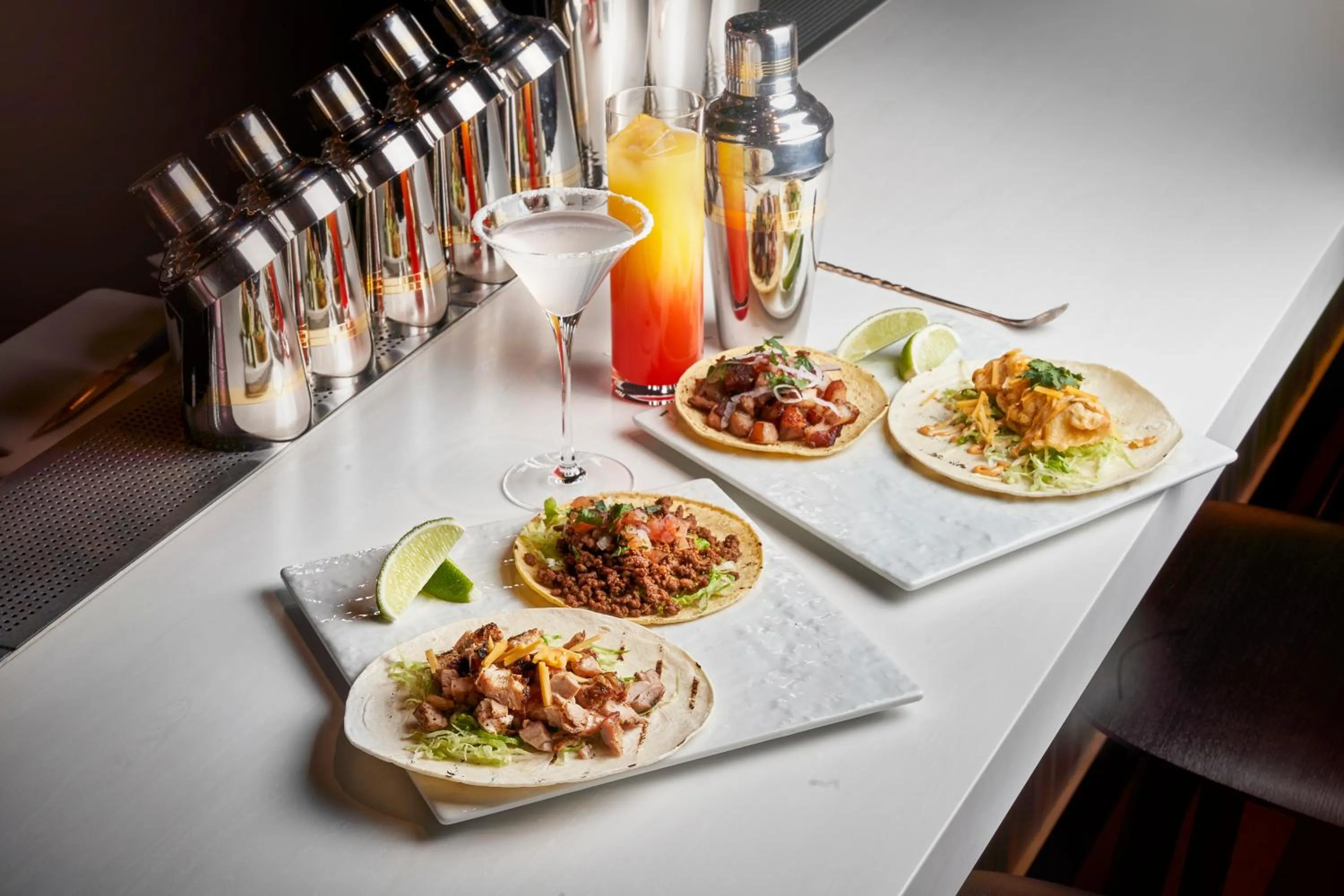 Lounge or bar in Aloft Osaka Dojima