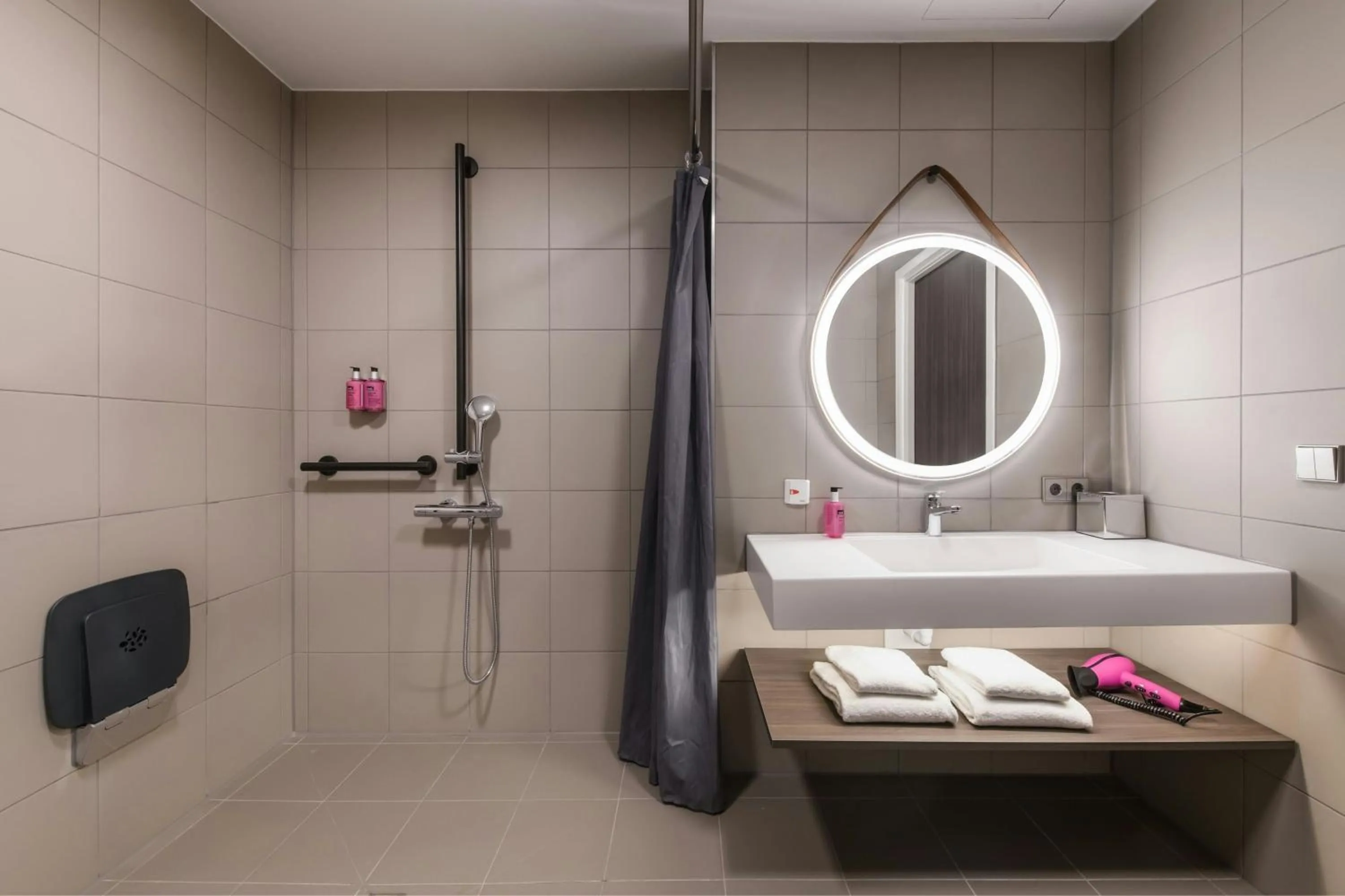 Bathroom in Moxy Stuttgart Feuerbach