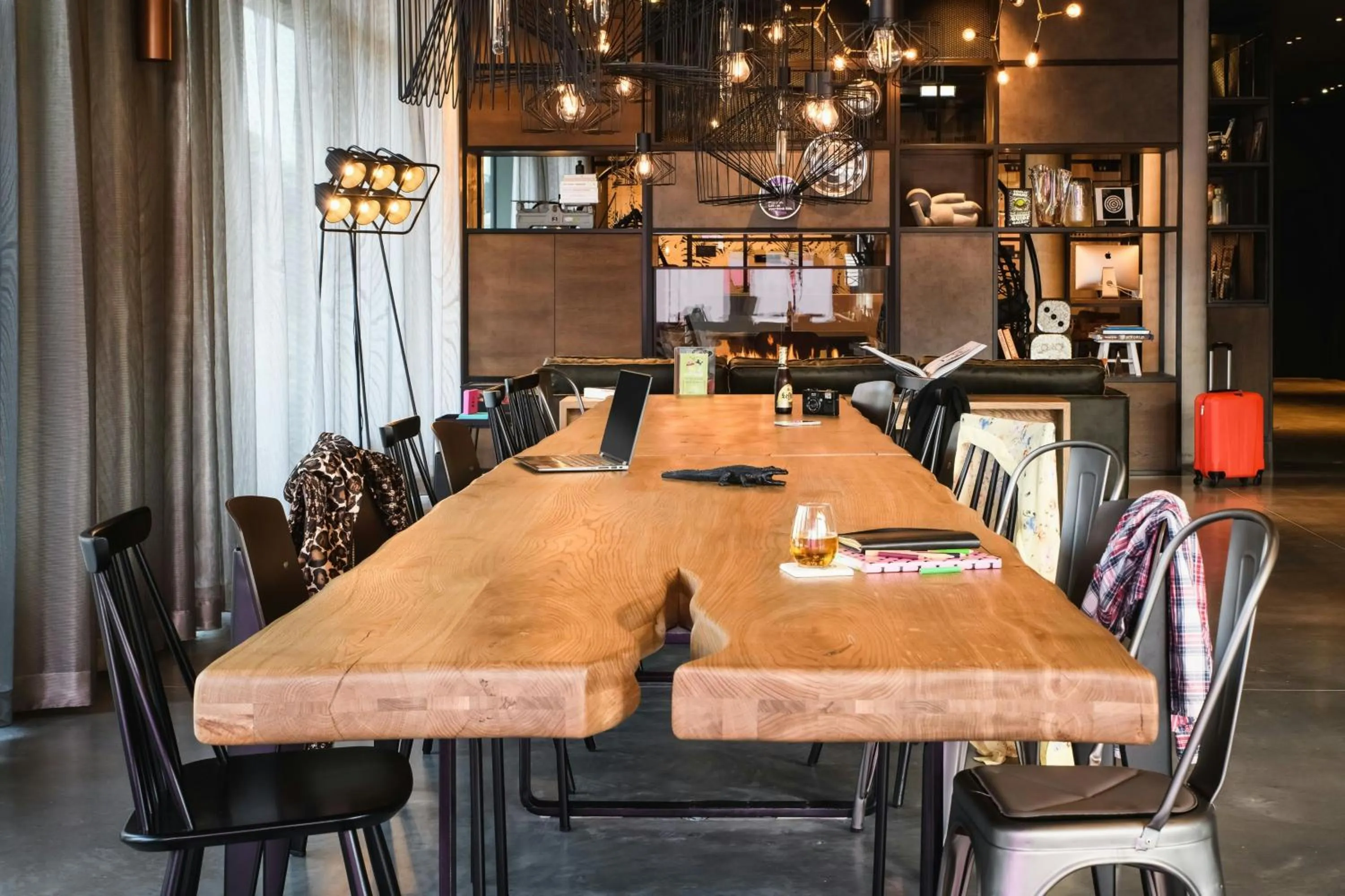 Living room in Moxy Stuttgart Feuerbach