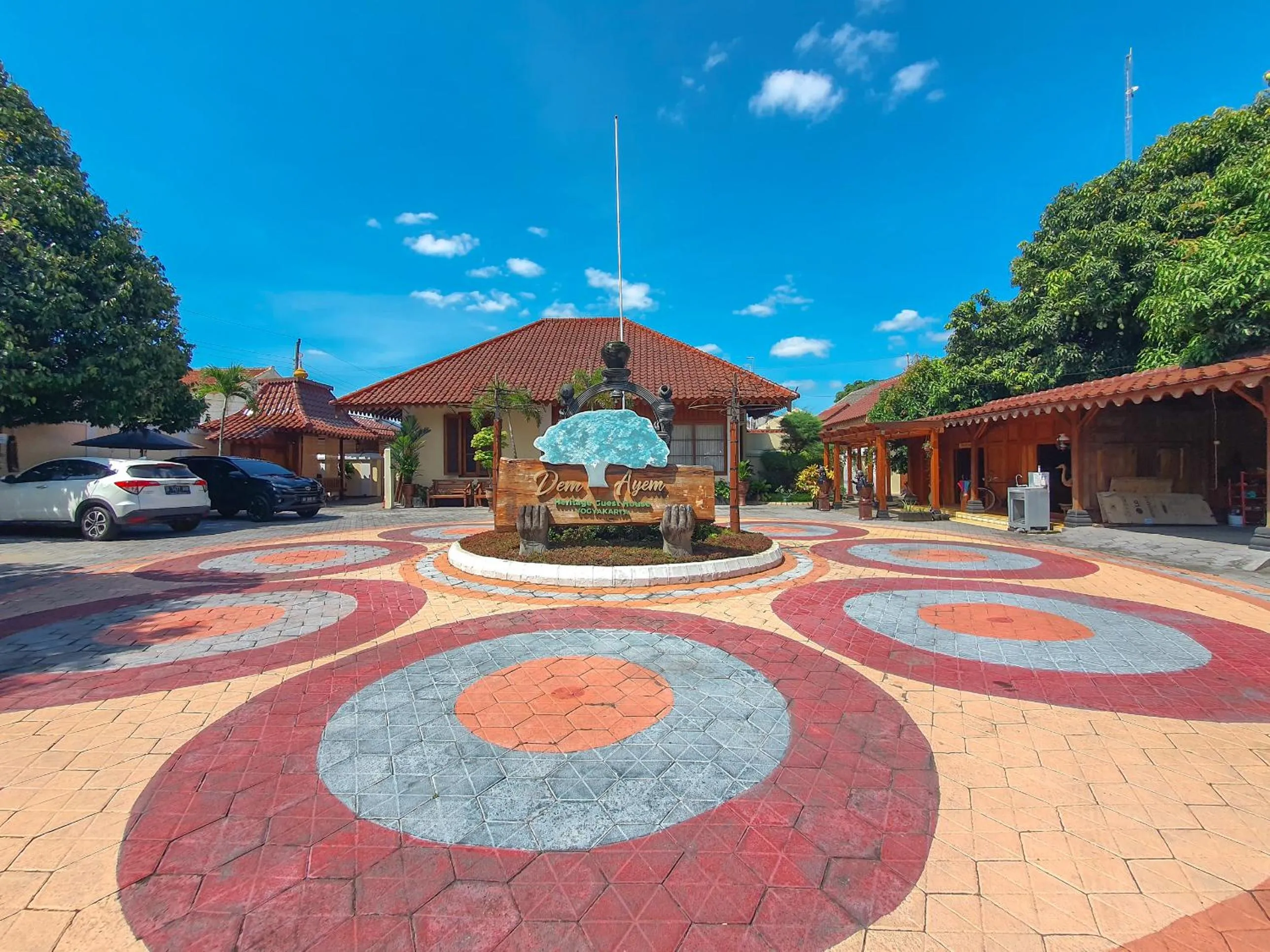 Parking in Dem Ayem Heritage Guest House