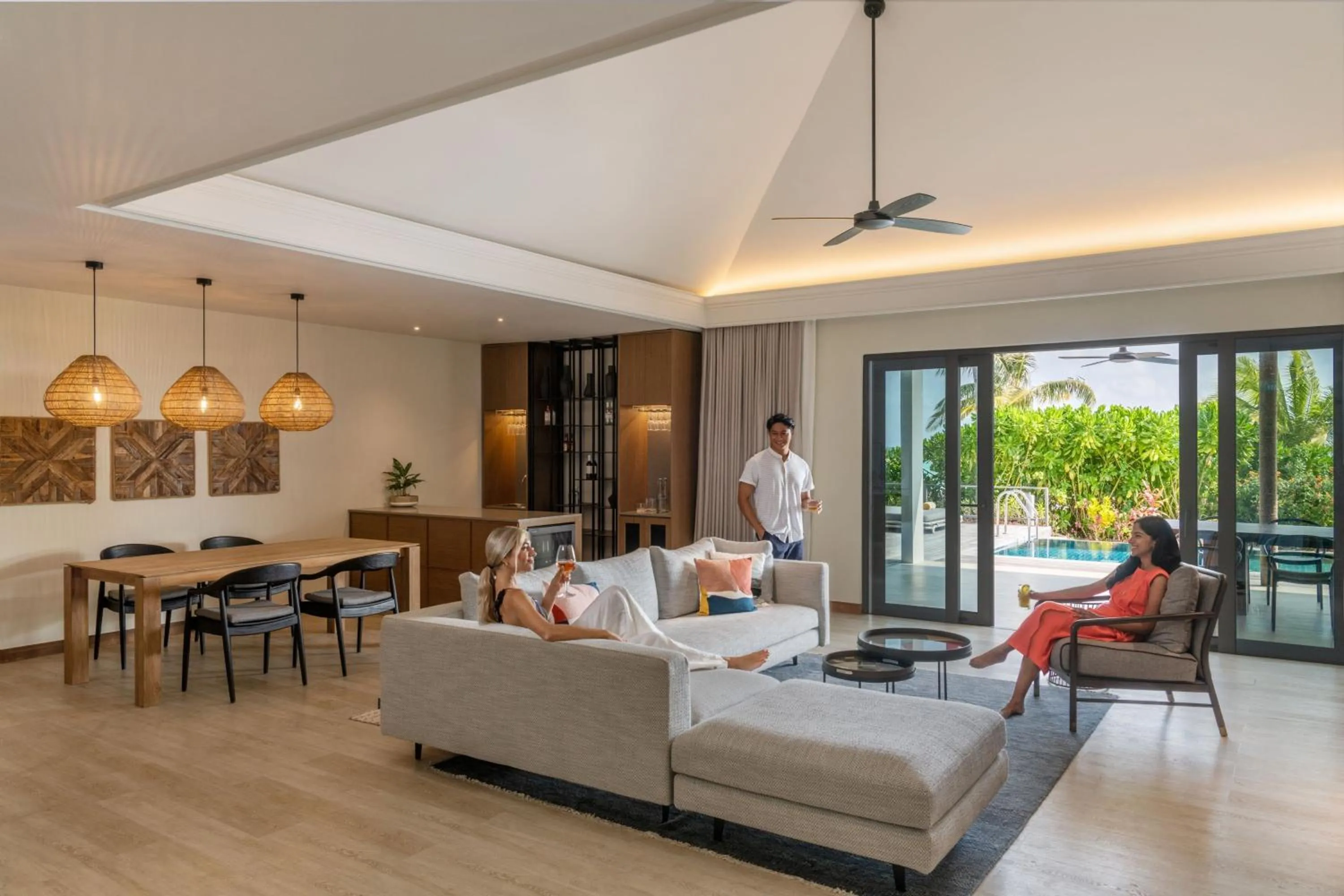 Living room in Le Meridien Maldives Resort & Spa