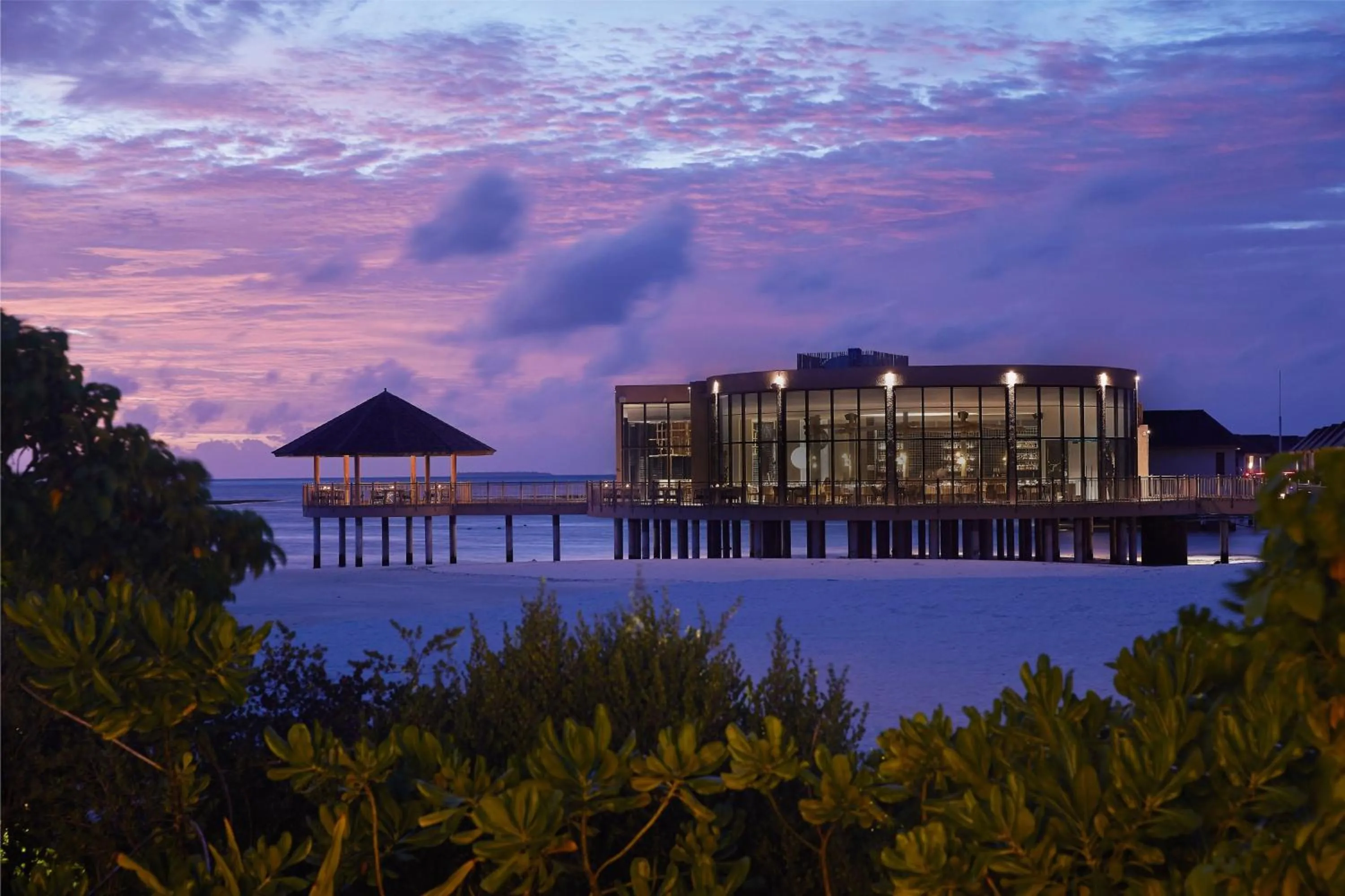 Restaurant/places to eat in Le Meridien Maldives Resort & Spa