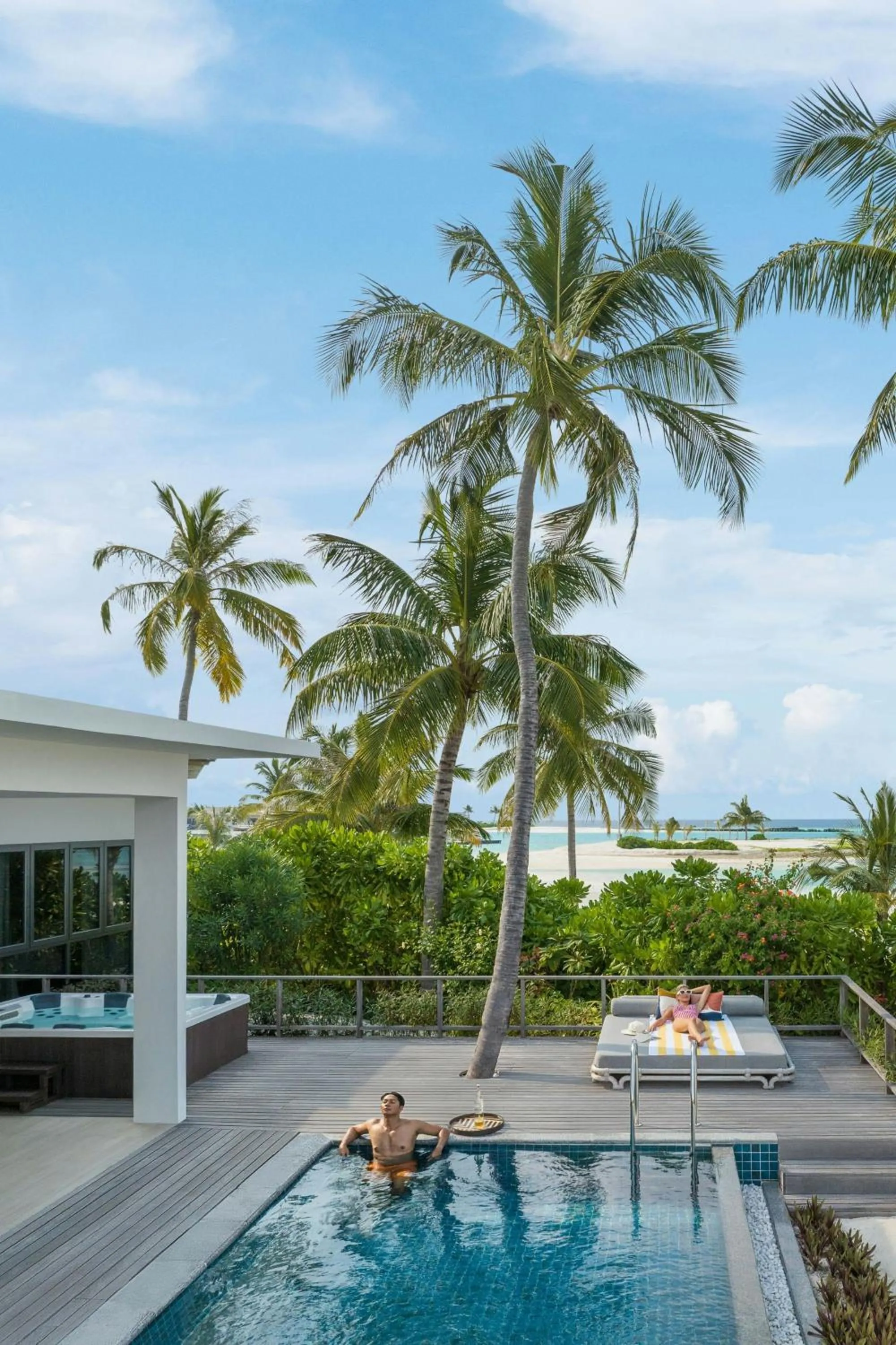 Swimming pool in Le Meridien Maldives Resort & Spa