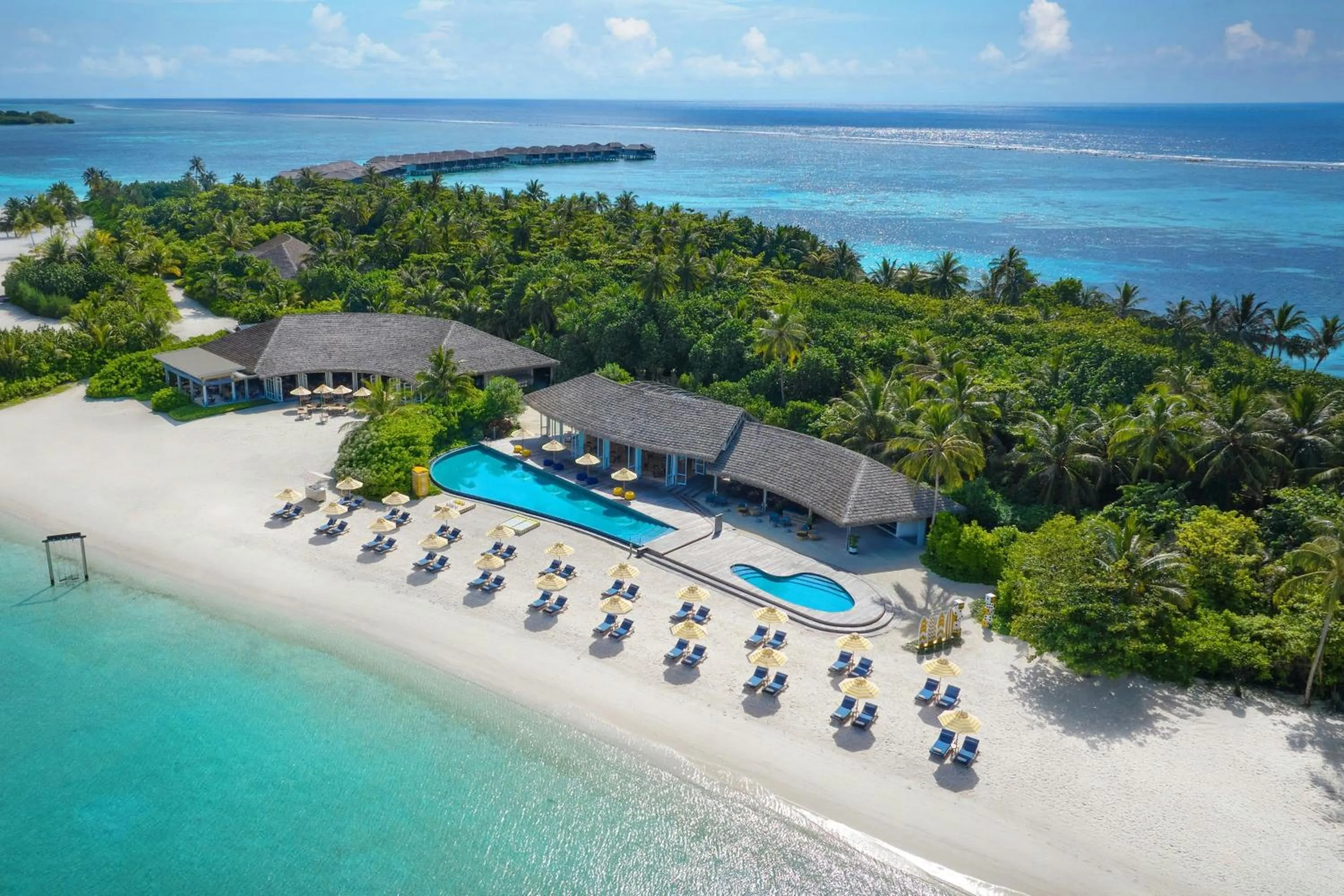 Lounge or bar in Le Meridien Maldives Resort & Spa