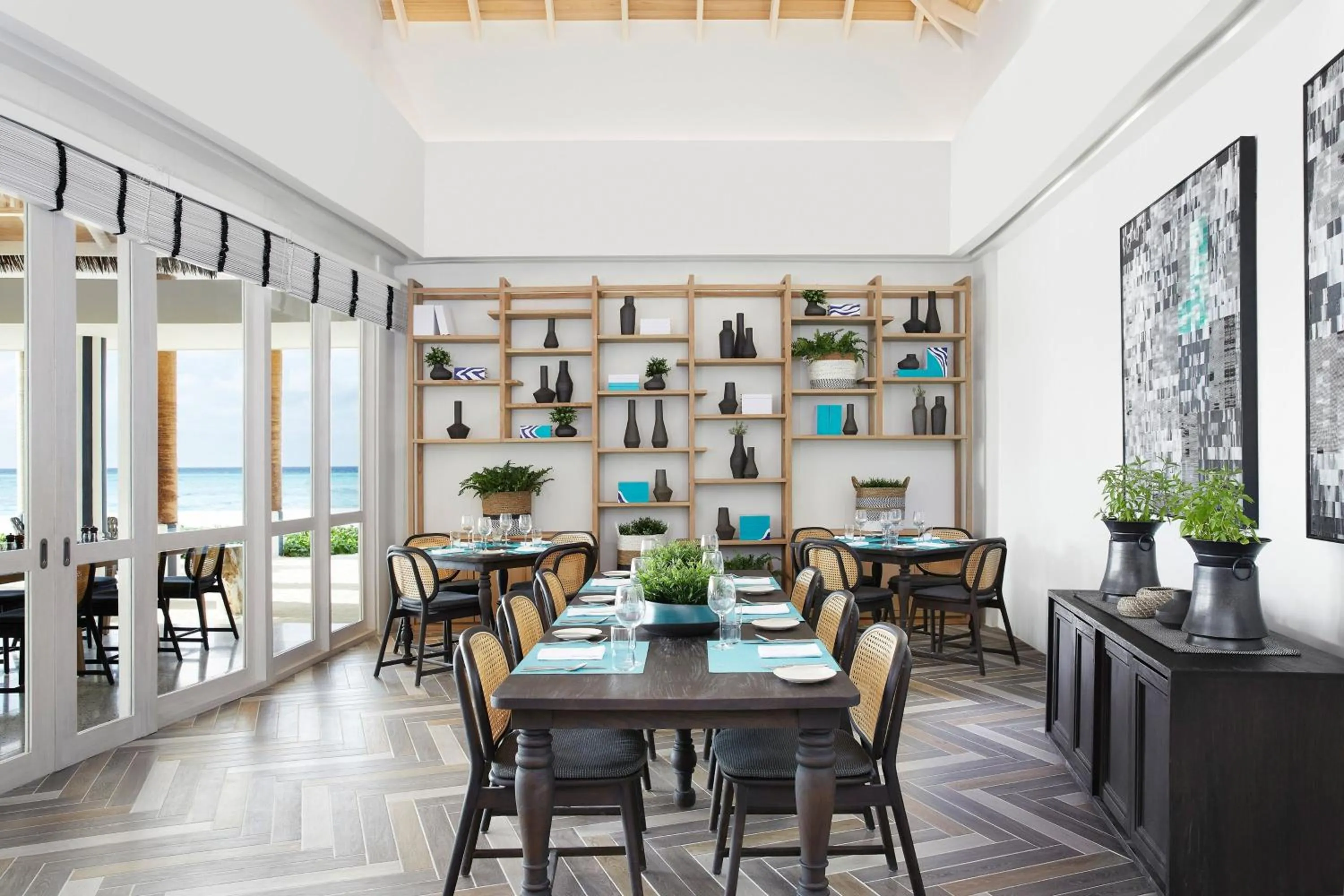 Restaurant/places to eat in Le Meridien Maldives Resort & Spa