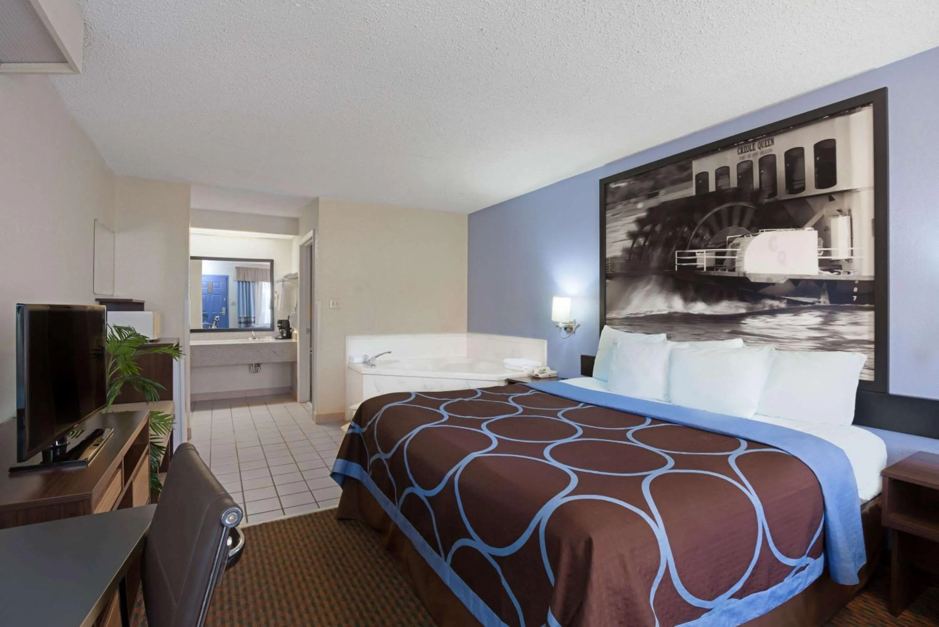 On site, Bed in Super 8 by Wyndham Hammond