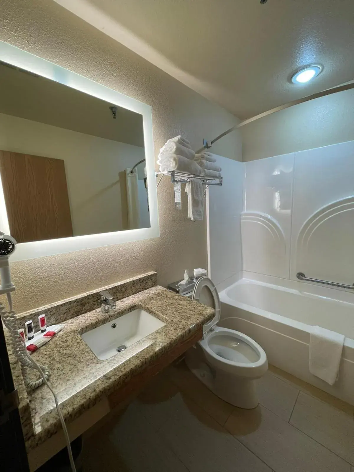 King Room - Non-Smoking in Super 8 by Wyndham Macon King Room - Non-Smoking in Super 8 by Wyndham Macon