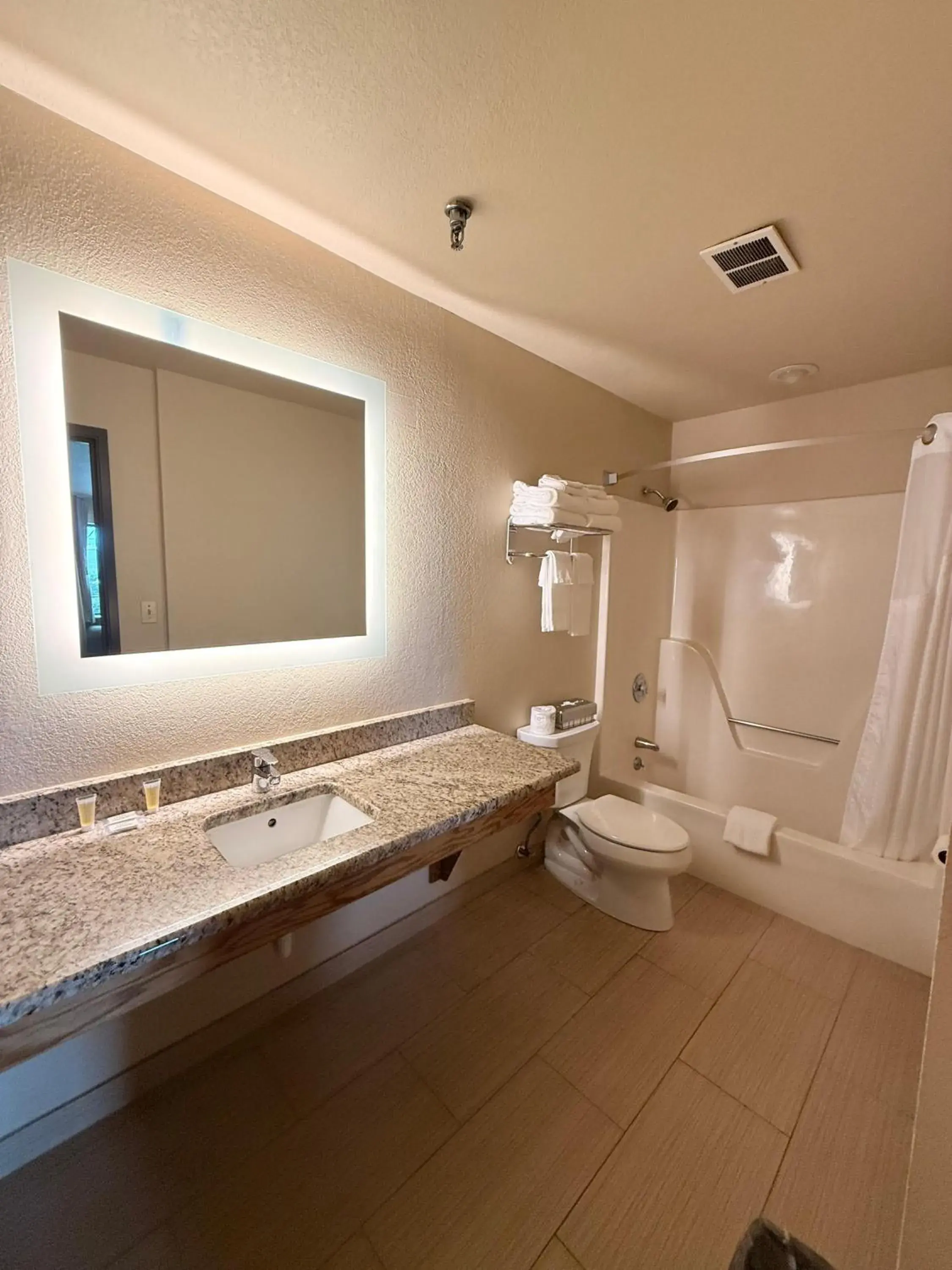 Family Suite with One Queen Bed and Two Bunk Beds - Non-Smoking in Super 8 by Wyndham Macon Family Suite with One Queen Bed and Two Bunk Beds - Non-Smoking in Super 8 by Wyndham Macon