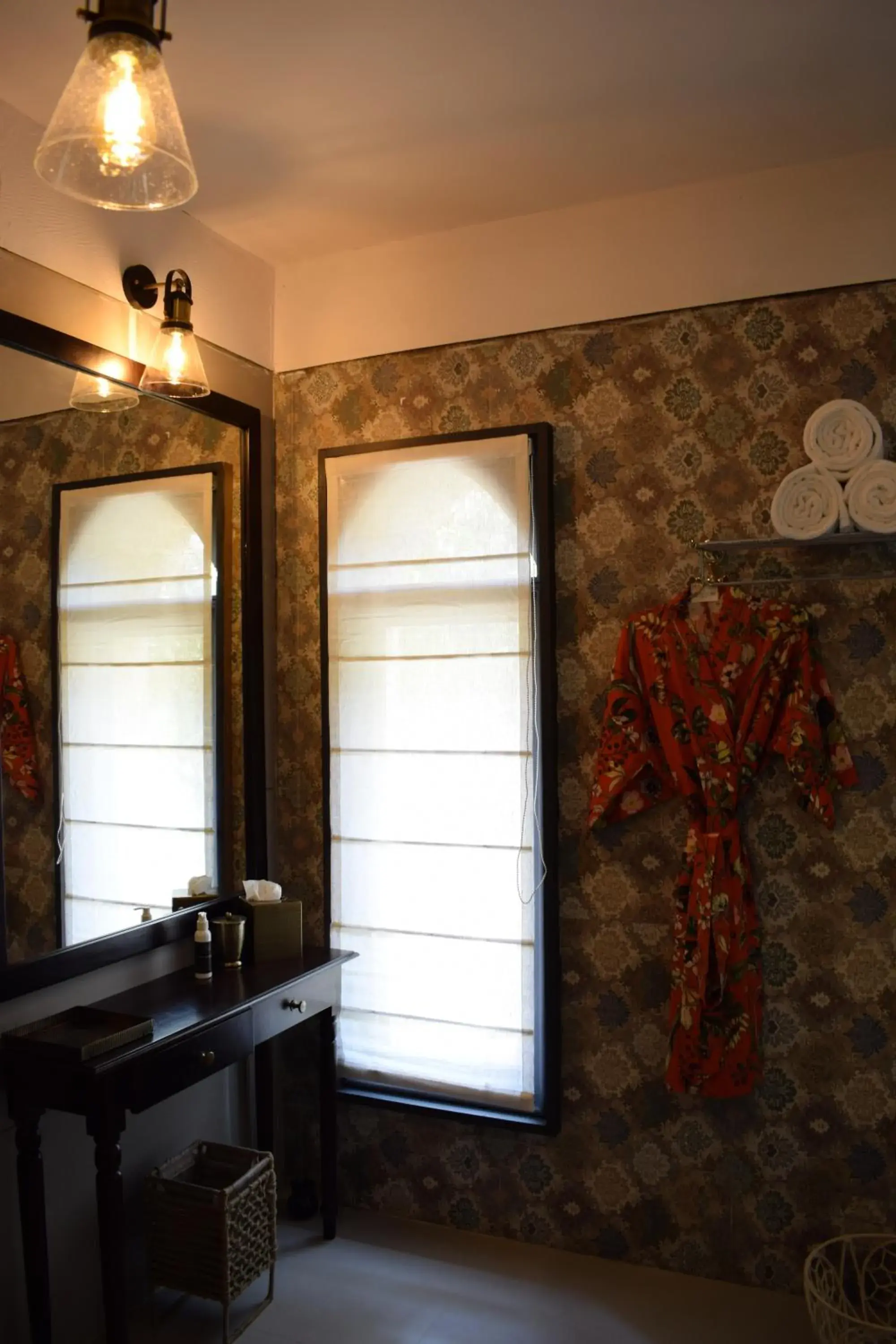 Bathroom in The Postcard Gir Wildlife Sanctuary Bathroom in The Postcard Gir Wildlife Sanctuary