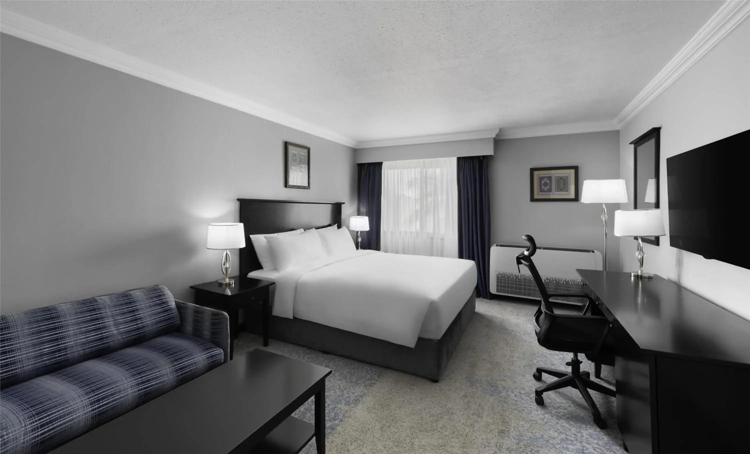 Bedroom, Bed in Radisson Blu Hotel, Yanbu Bedroom, Bed in Radisson Blu Hotel, Yanbu