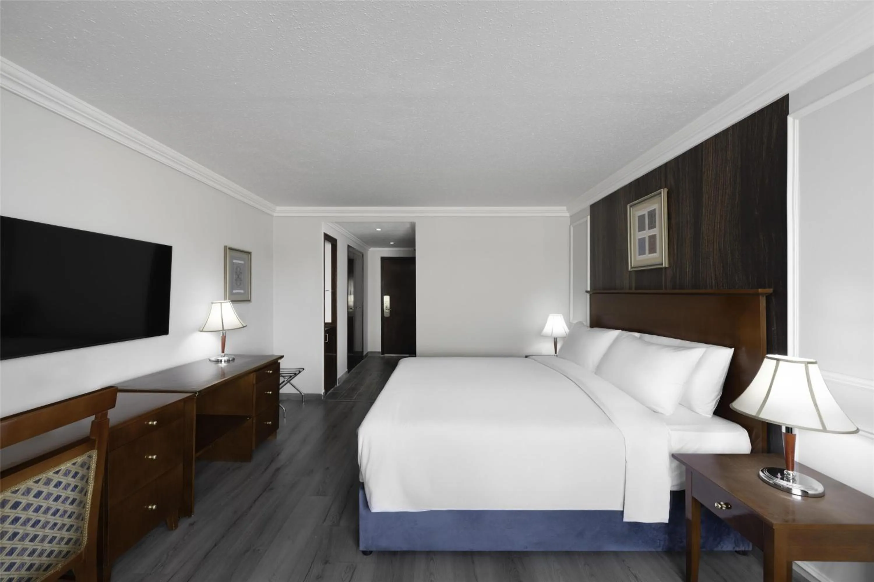 Bedroom, Bed in Radisson Blu Hotel, Yanbu