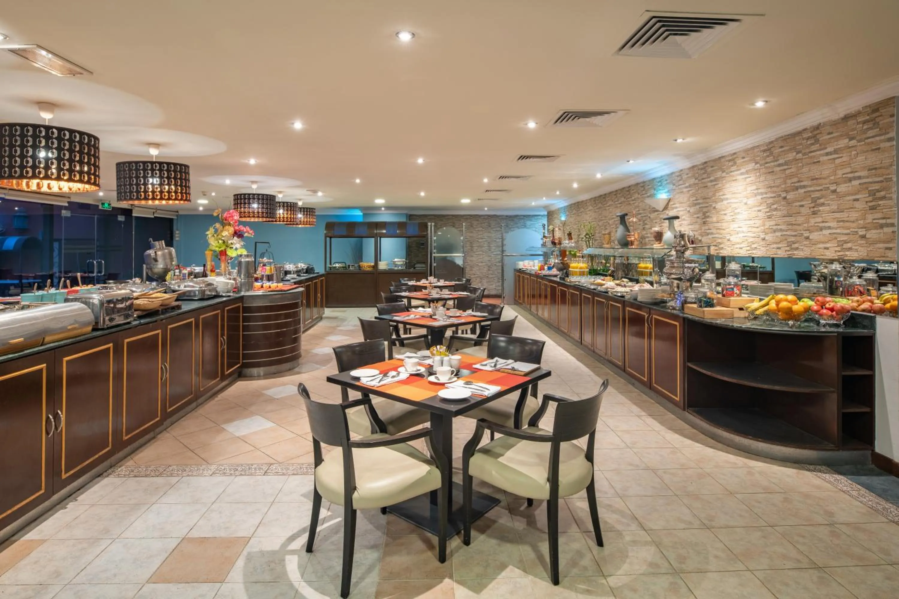 Restaurant/places to eat in Radisson Blu Hotel, Yanbu