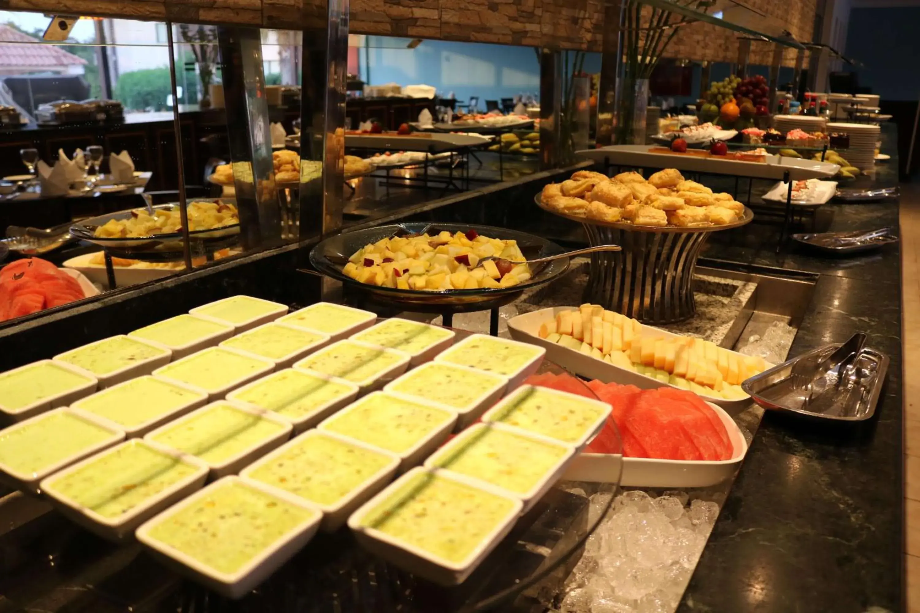 Restaurant/places to eat in Radisson Blu Hotel, Yanbu Restaurant/places to eat in Radisson Blu Hotel, Yanbu