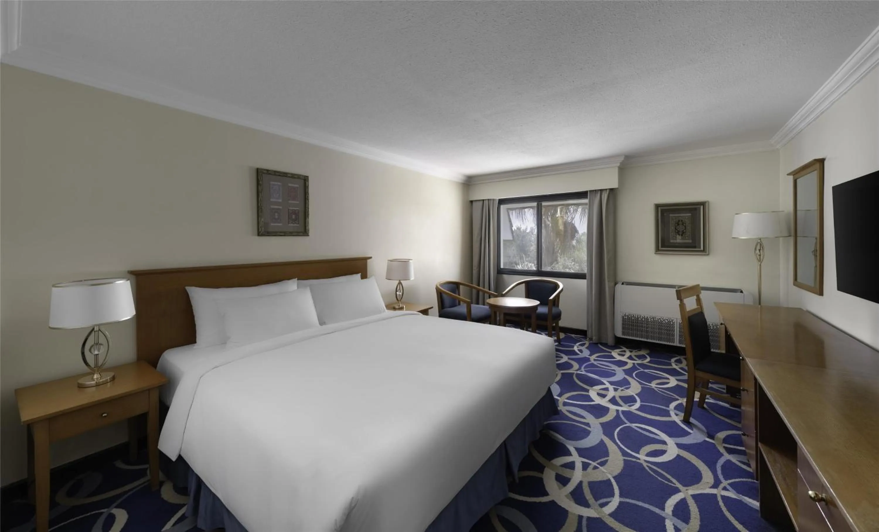 Bedroom, Bed in Radisson Blu Hotel, Yanbu