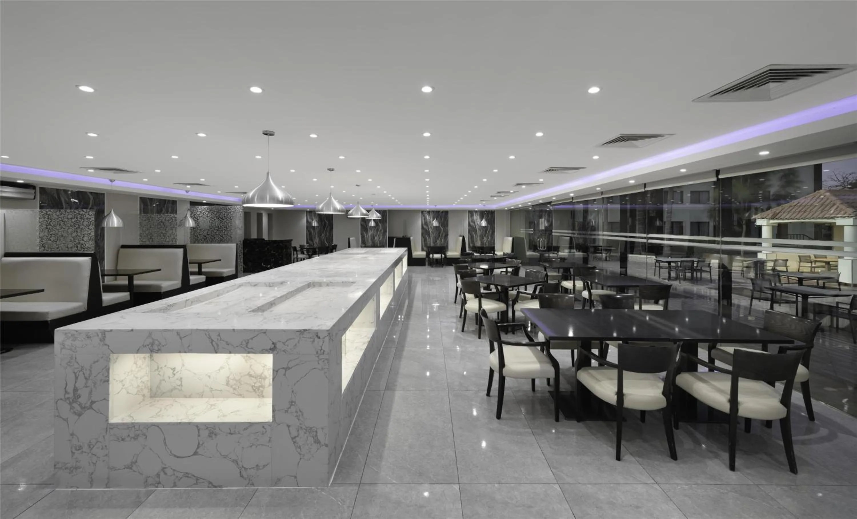 Restaurant/places to eat in Radisson Blu Hotel, Yanbu