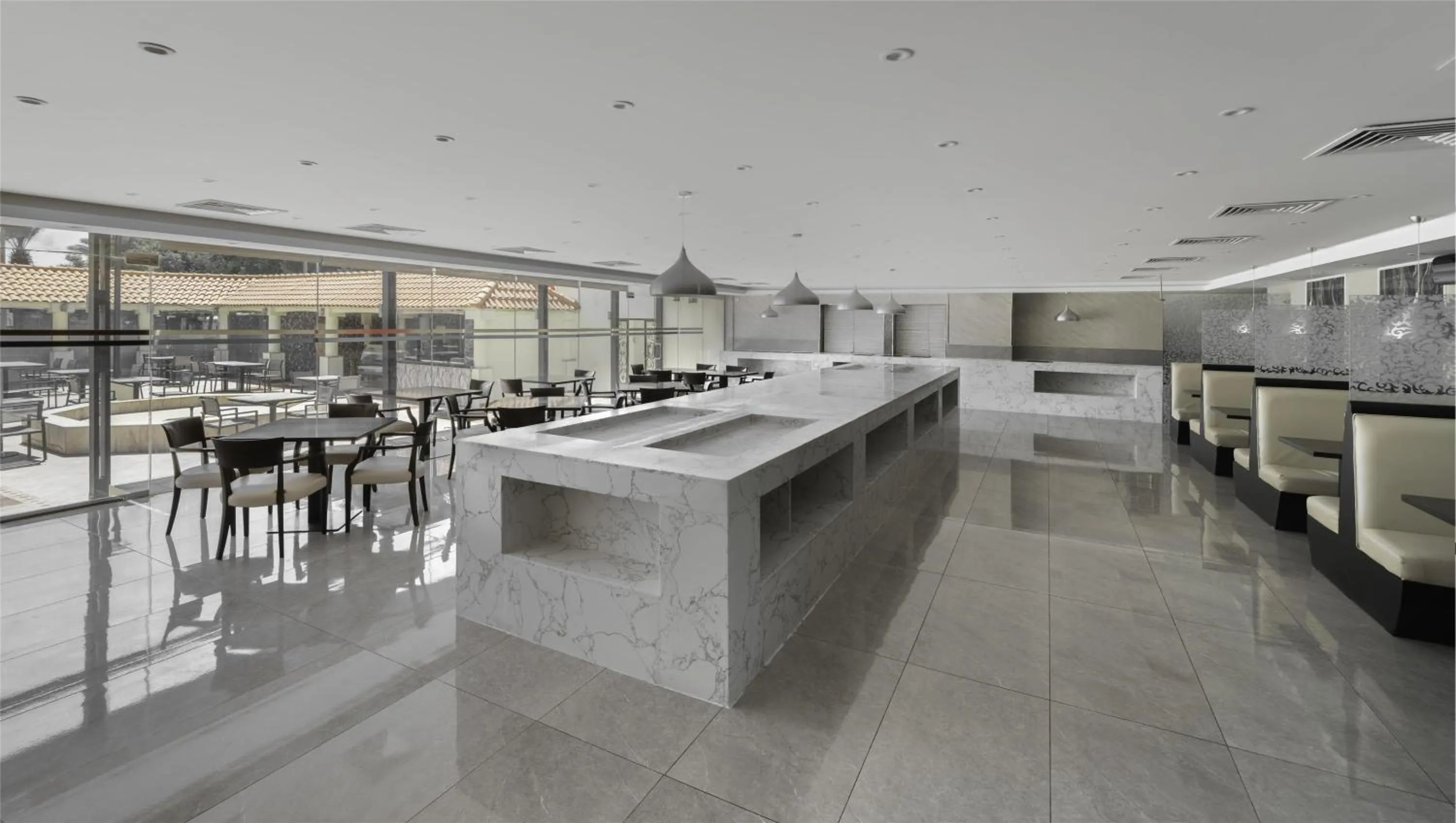 Restaurant/places to eat in Radisson Blu Hotel, Yanbu