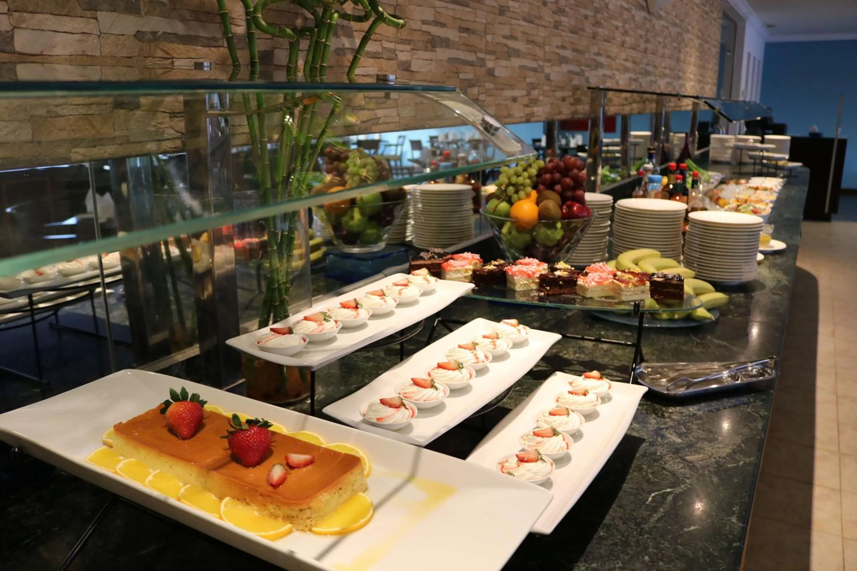 Restaurant/places to eat in Radisson Blu Hotel, Yanbu