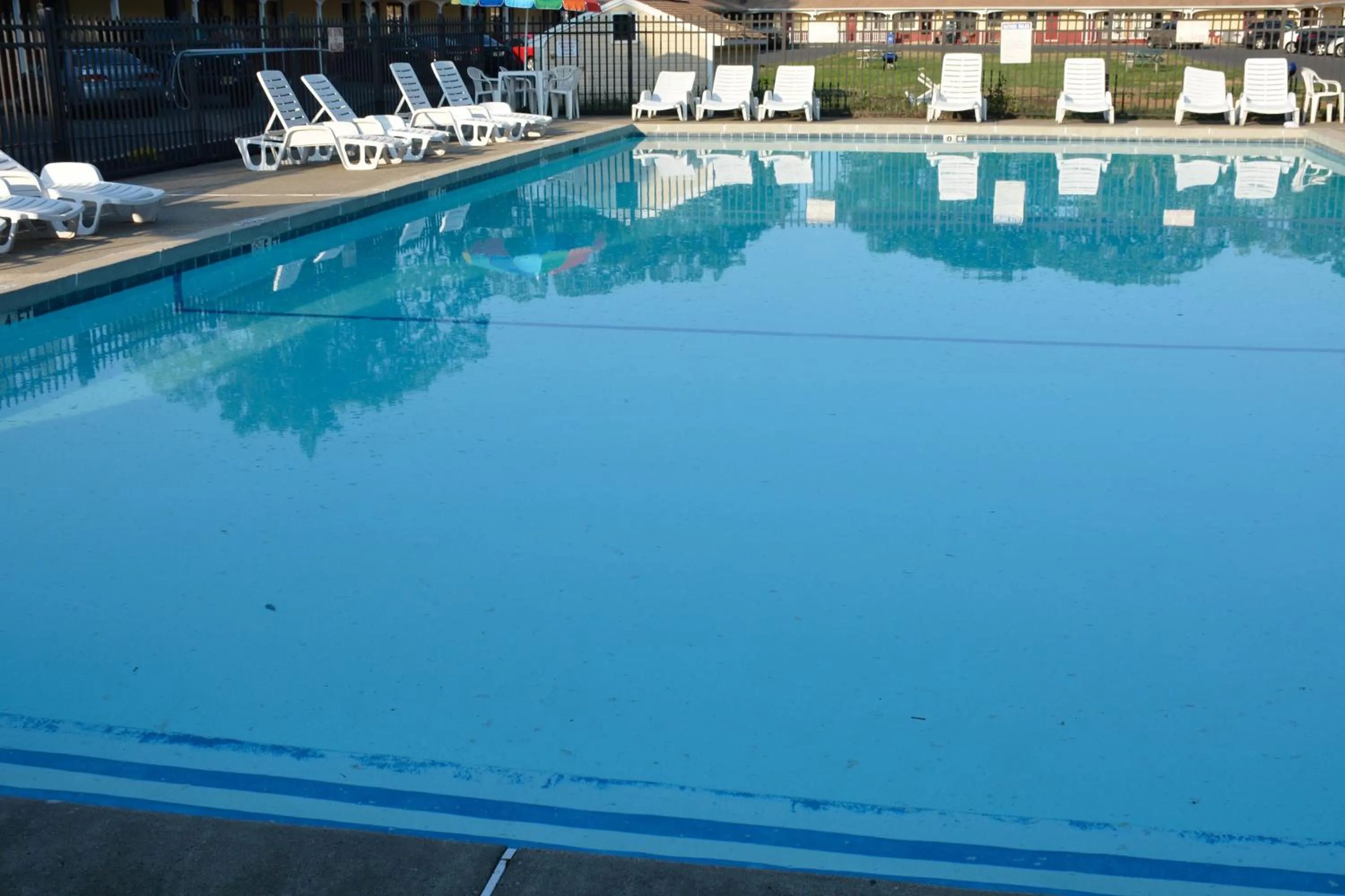 Swimming pool in Atlantic Inn and Suites - Wall Township