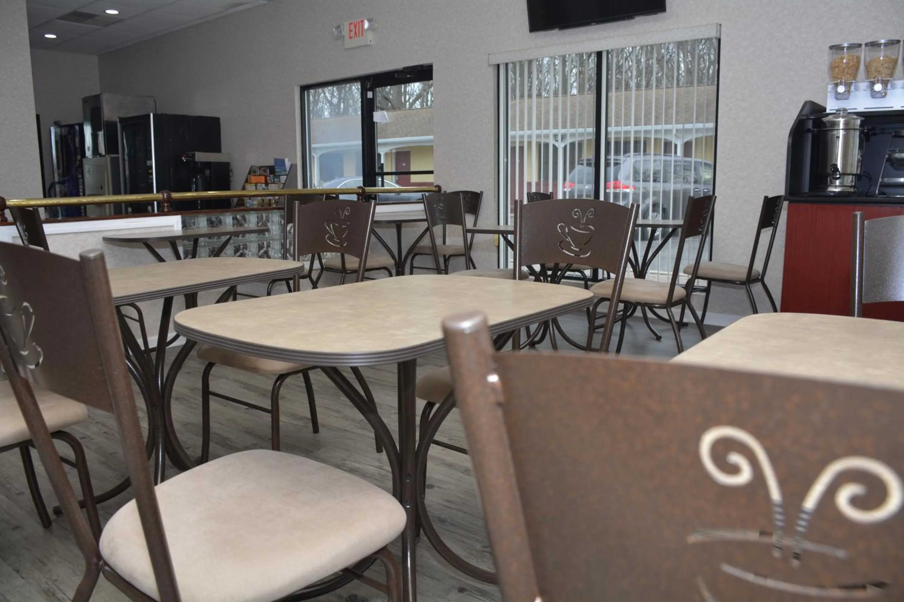 Restaurant/places to eat in Atlantic Inn and Suites - Wall Township