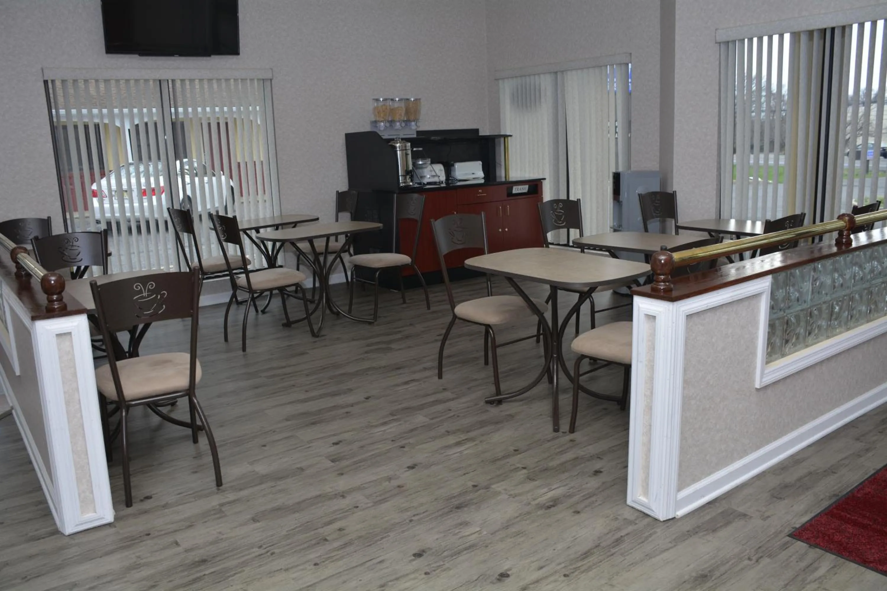 Restaurant/places to eat in Atlantic Inn and Suites - Wall Township