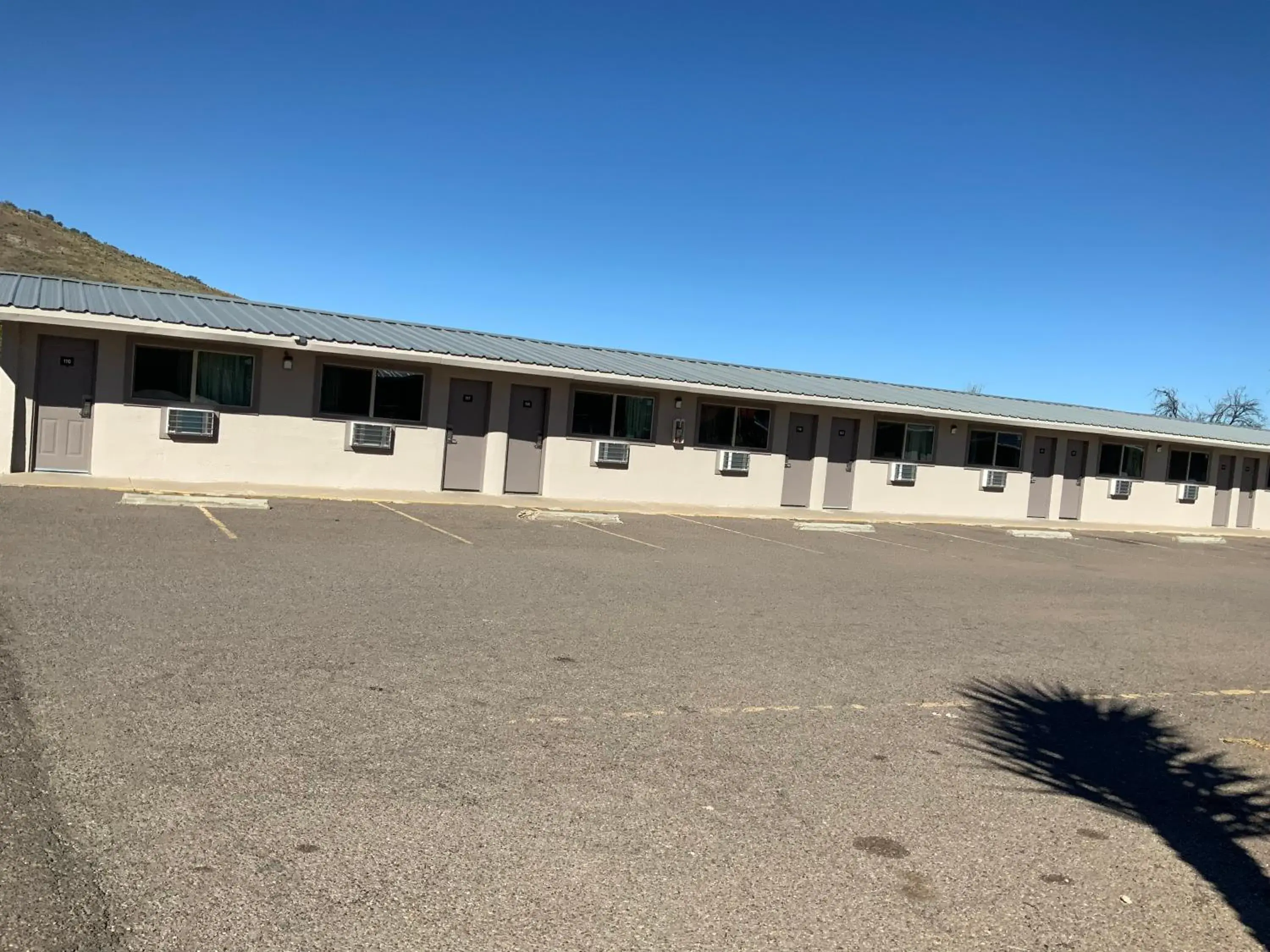 Property building in Value Lodge Property building in Value Lodge