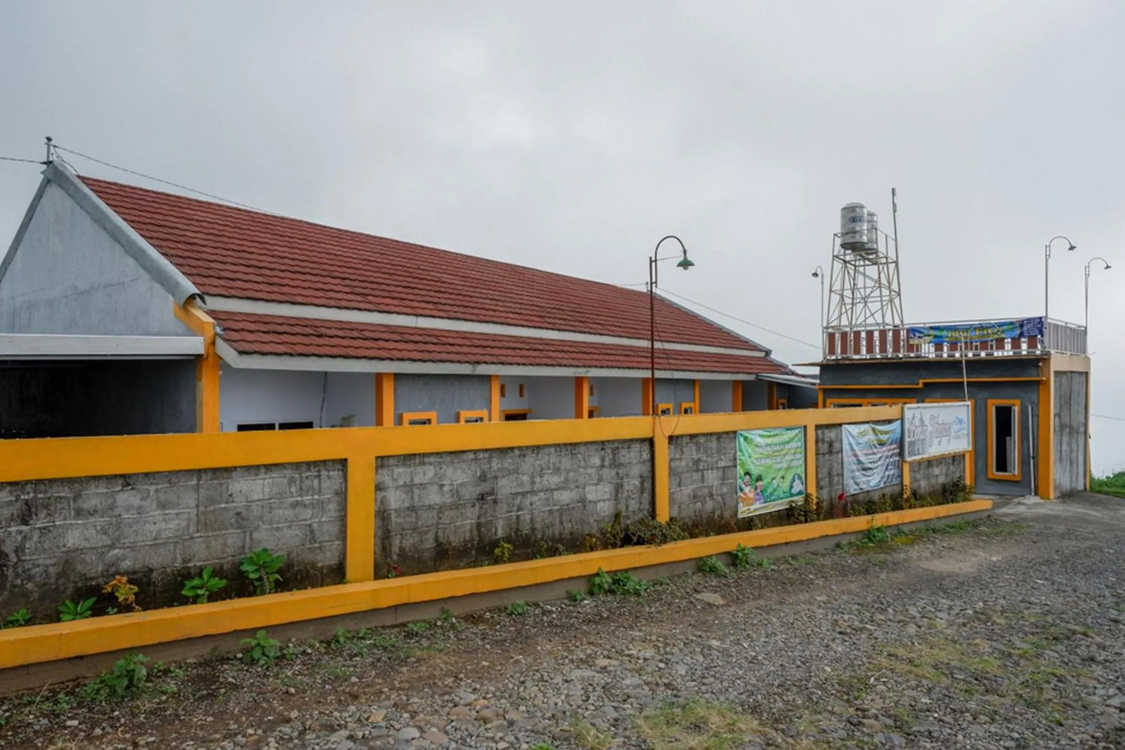 Property building in RedDoorz near Candi Cetho Karanganyar