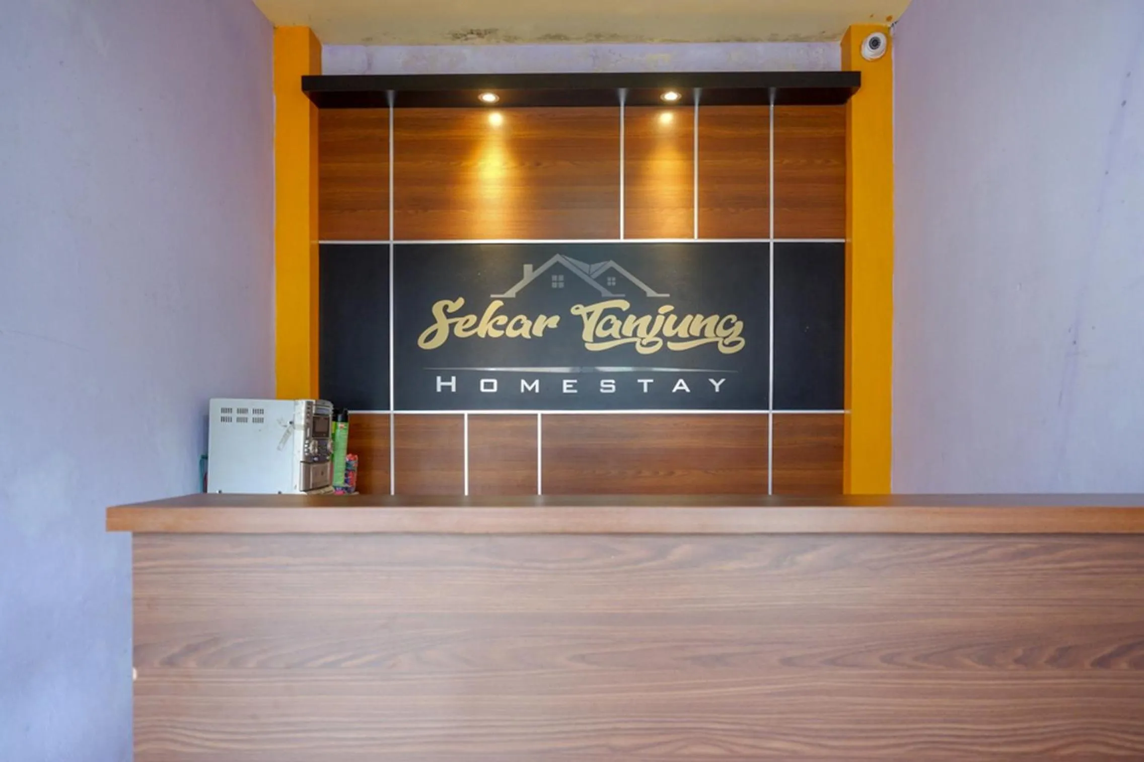 Lobby or reception in RedDoorz near Candi Cetho Karanganyar