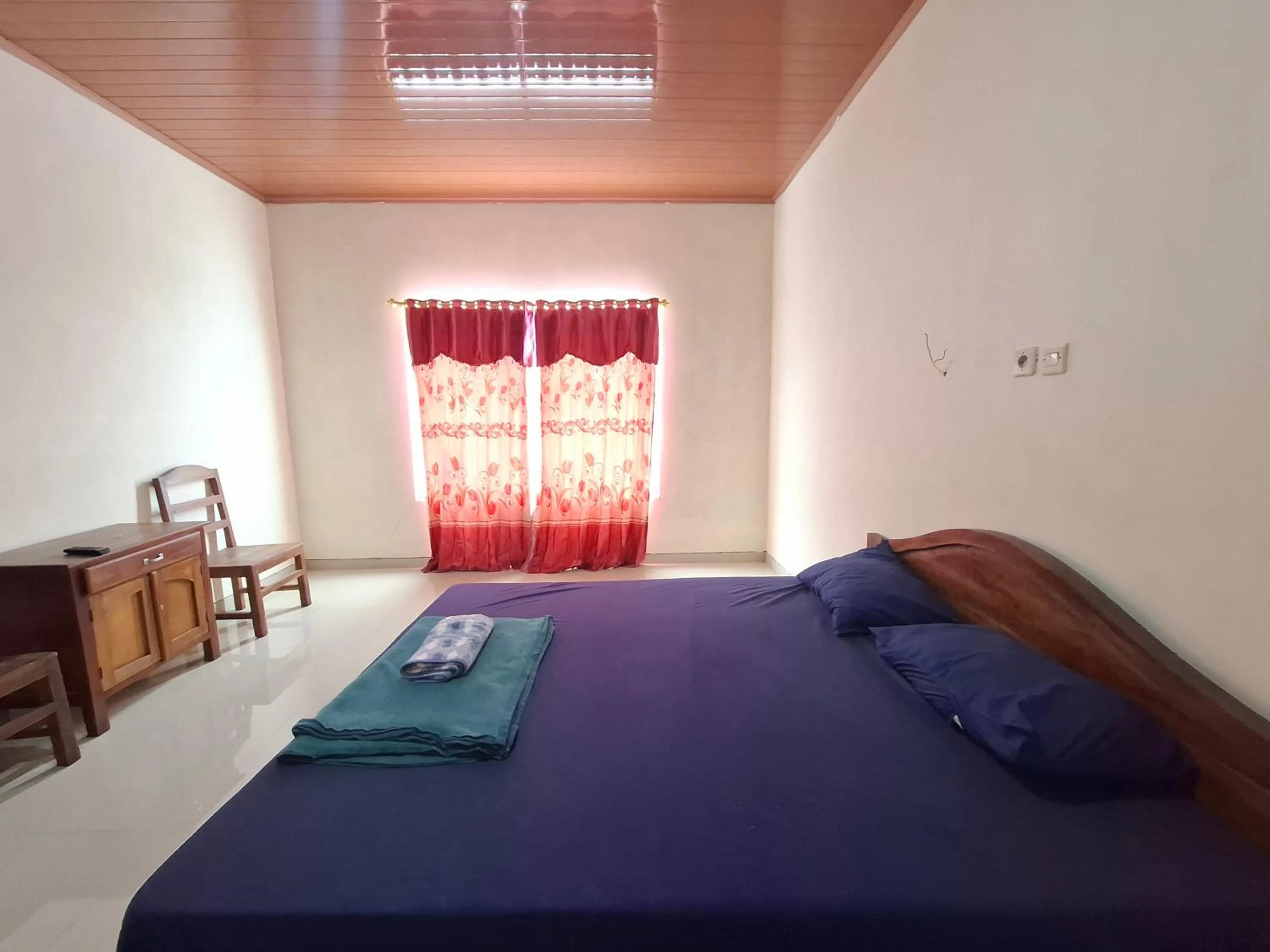 Bedroom, Bed in RedDoorz near Candi Cetho Karanganyar