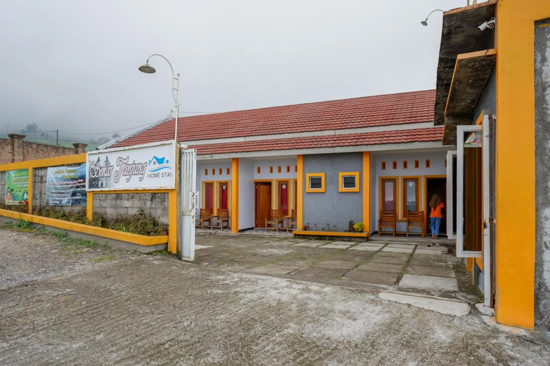 Property building in RedDoorz near Candi Cetho Karanganyar