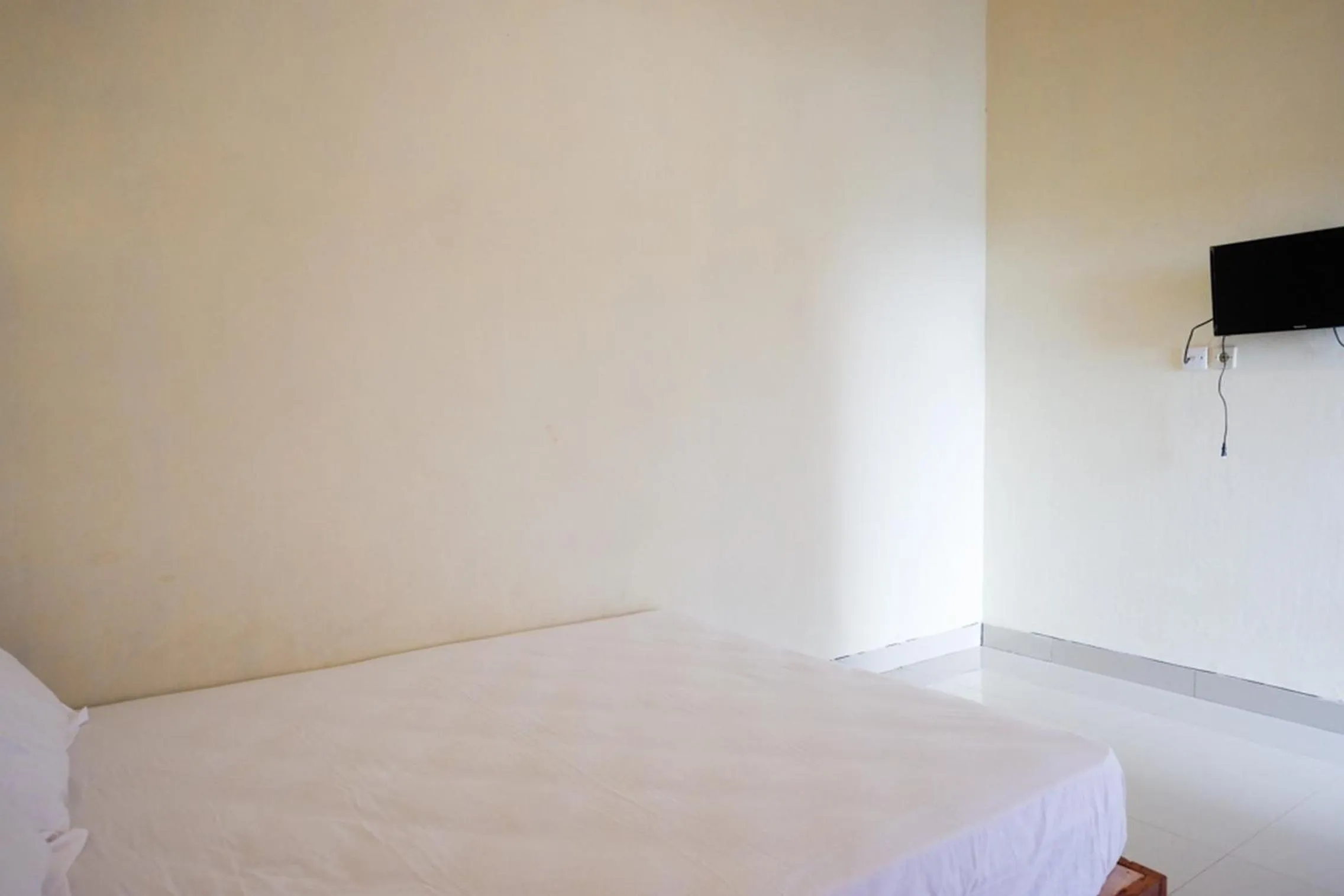 Bedroom, Bed in RedDoorz near Candi Cetho Karanganyar