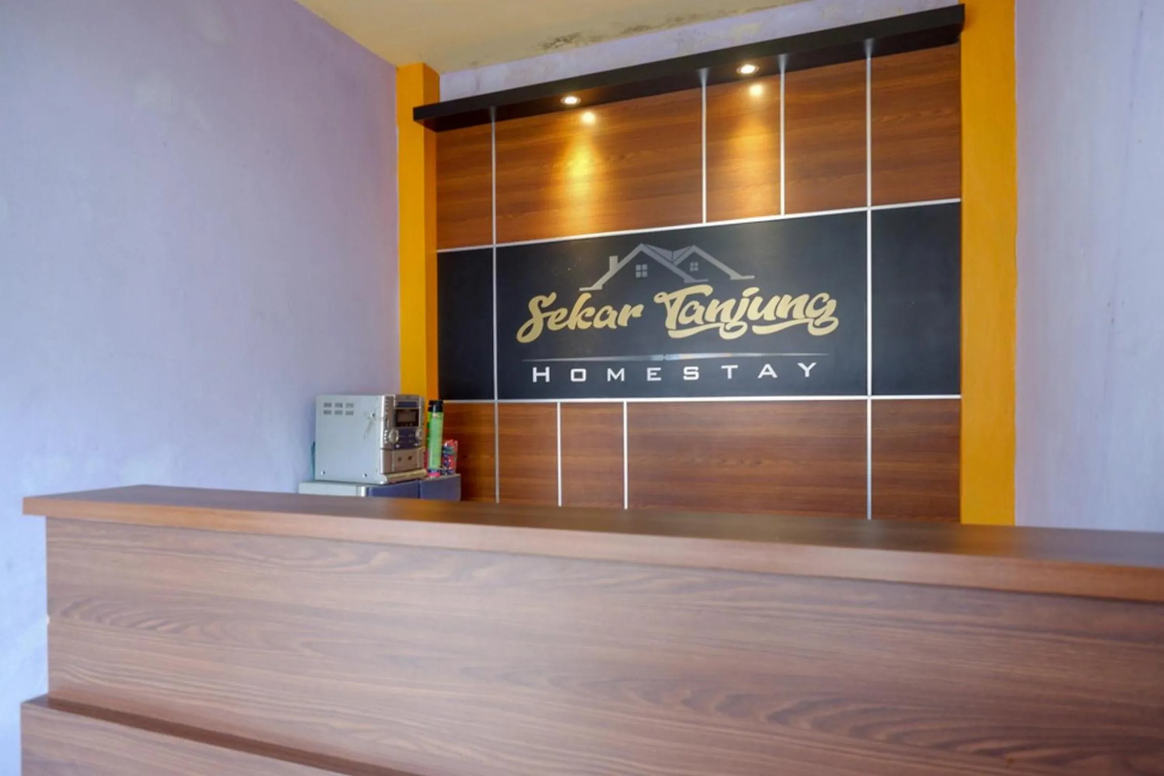 Lobby or reception in RedDoorz near Candi Cetho Karanganyar