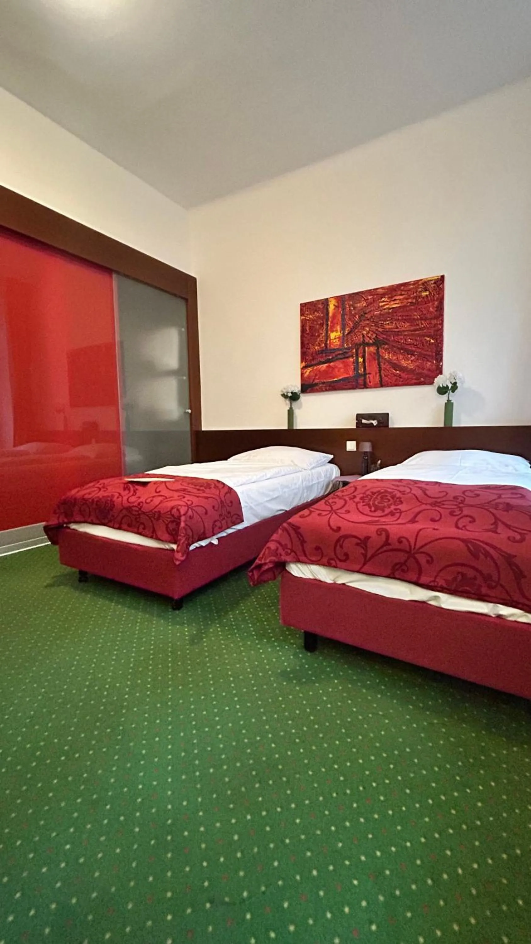 Bed in Pension Stadthalle