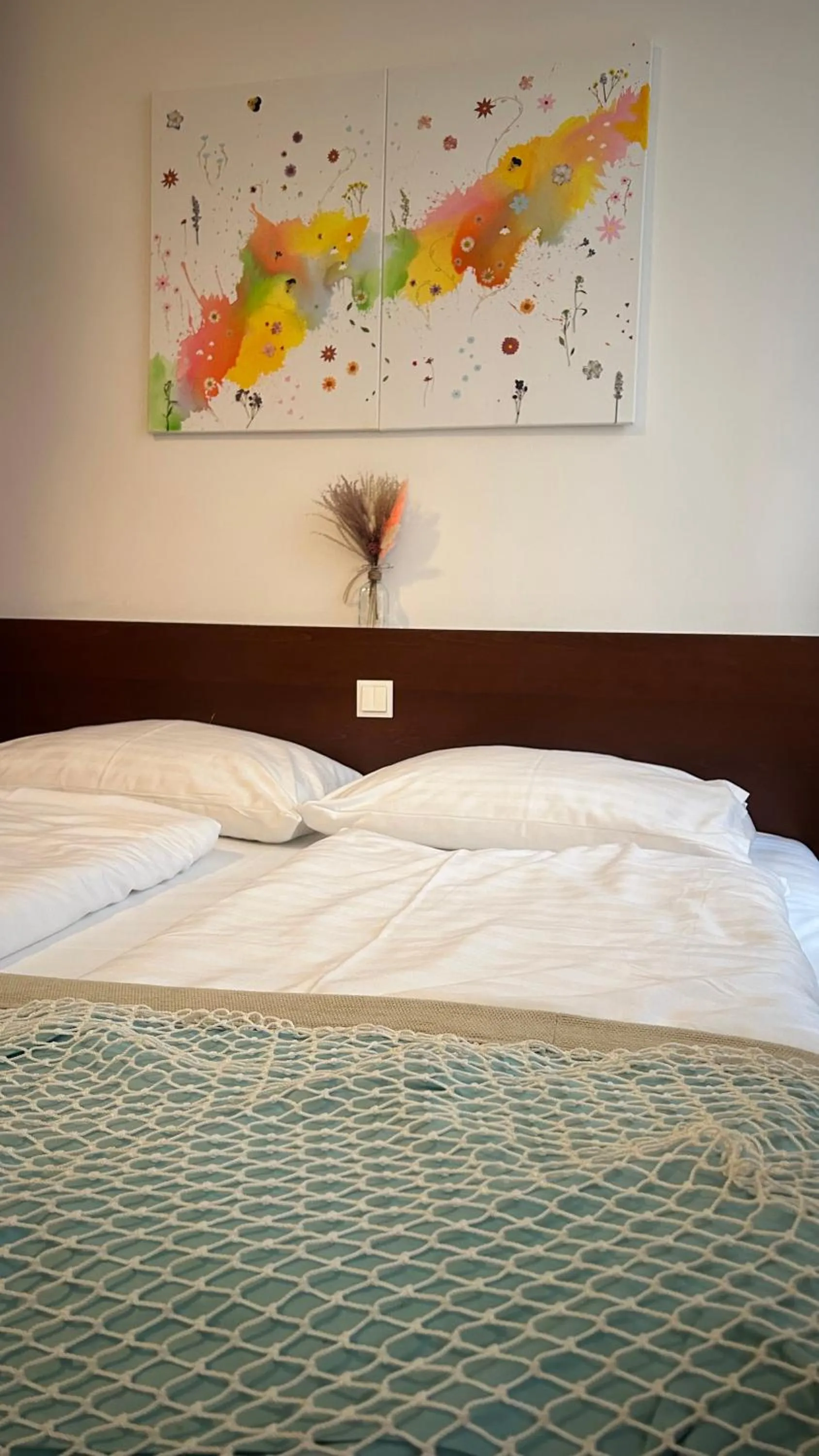 Bed in Pension Stadthalle