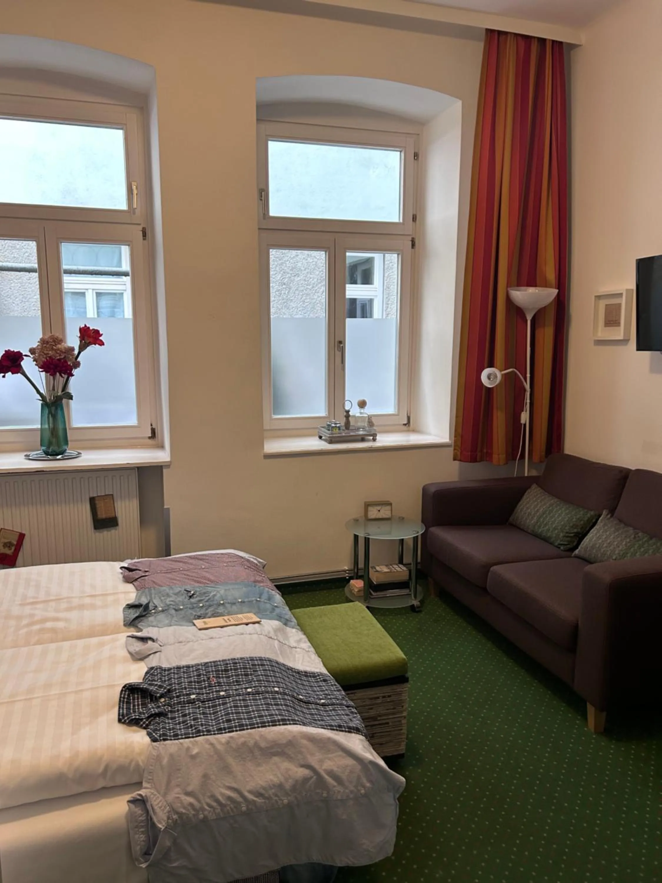 Bed in Pension Stadthalle