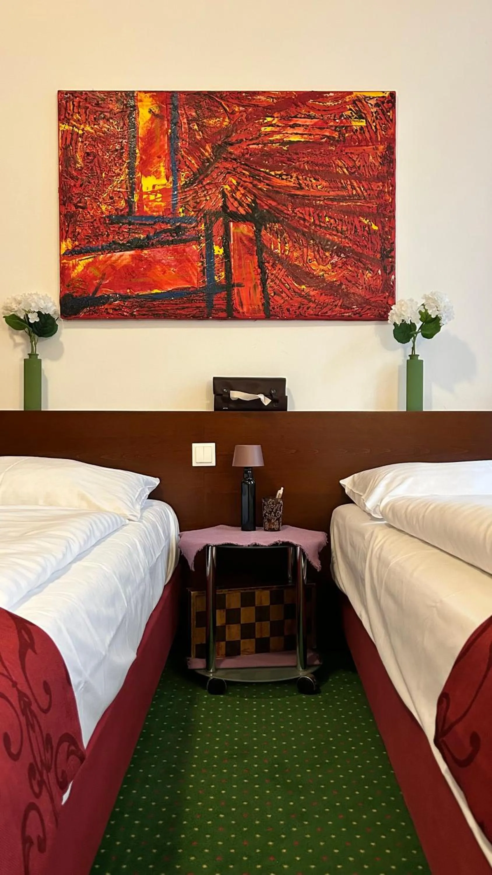 Bed in Pension Stadthalle