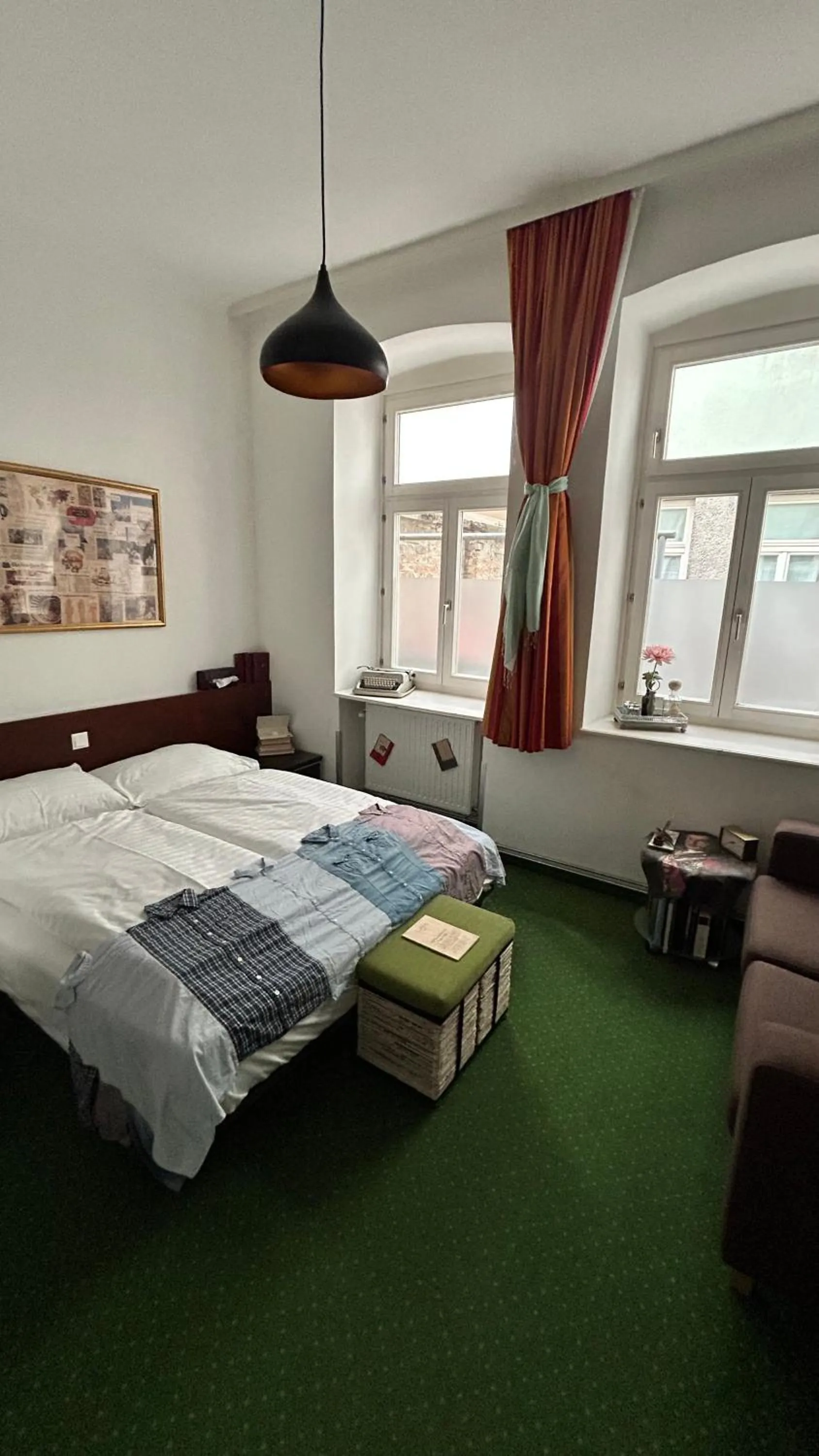 Bed in Pension Stadthalle