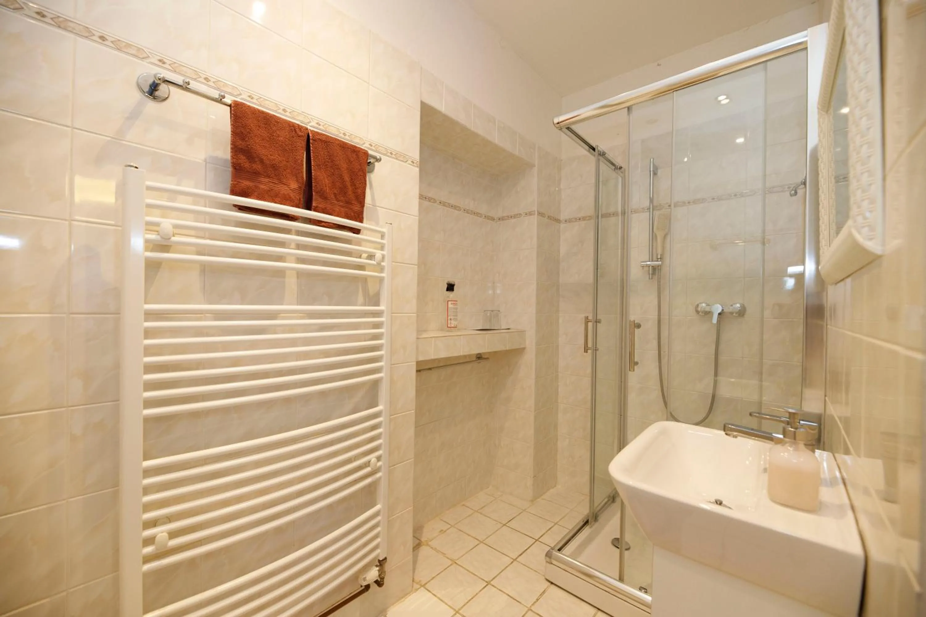Suite with Garden View - single occupancy in Libušina Villa